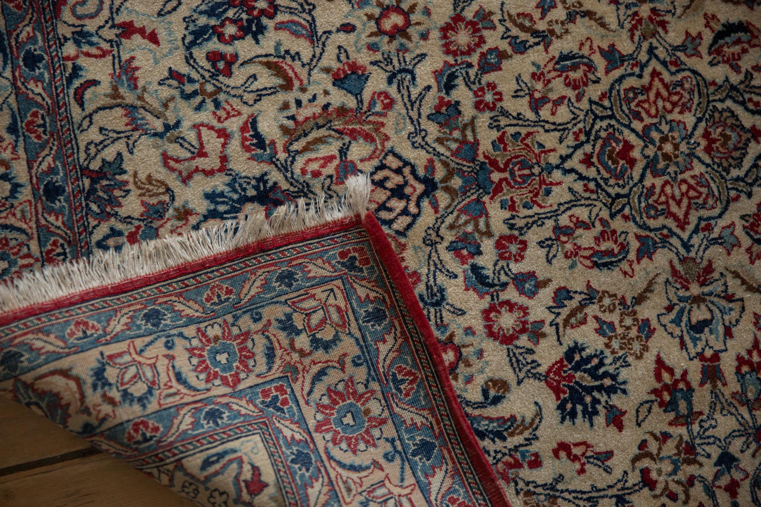 Vintage Isfahan Rug For Sale 3