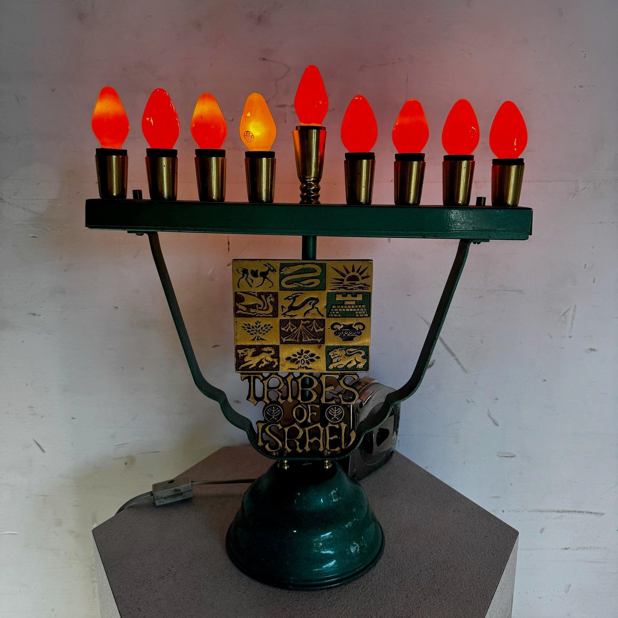 Vintage Israeli Stämme Israels Menorah/Chanukia Lampe im Angebot 1