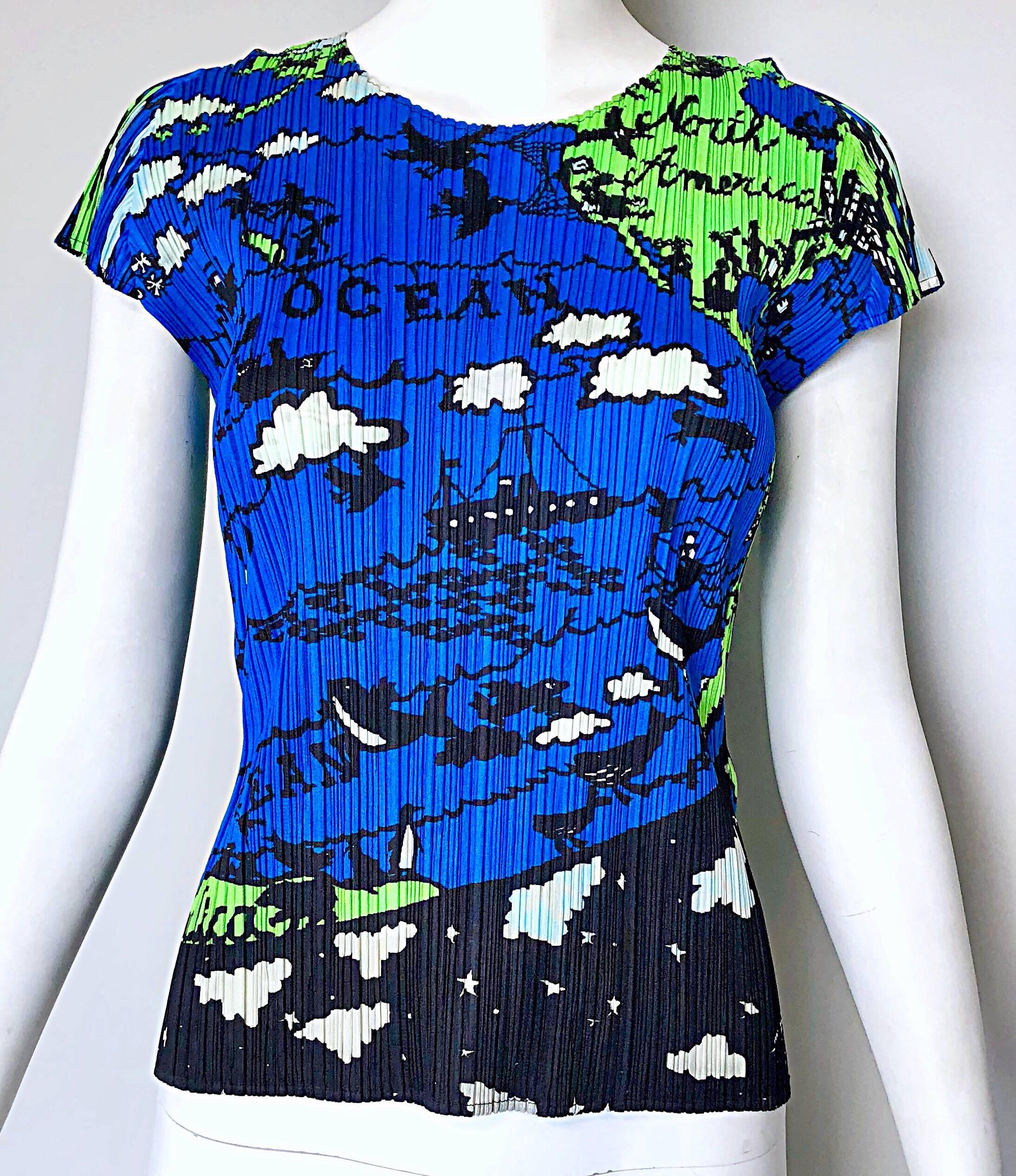 Vintage Issey Miyake 1990s Rare ' Map of the World ' 90s Short Sleeve Blouse For Sale 1