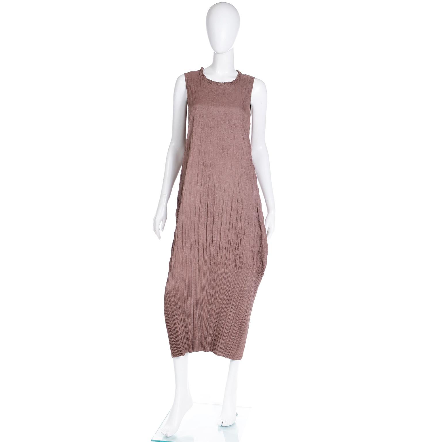 Vintage Issey Miyake Brown Crinkled Pleated Sleeveless Dress Damen im Angebot