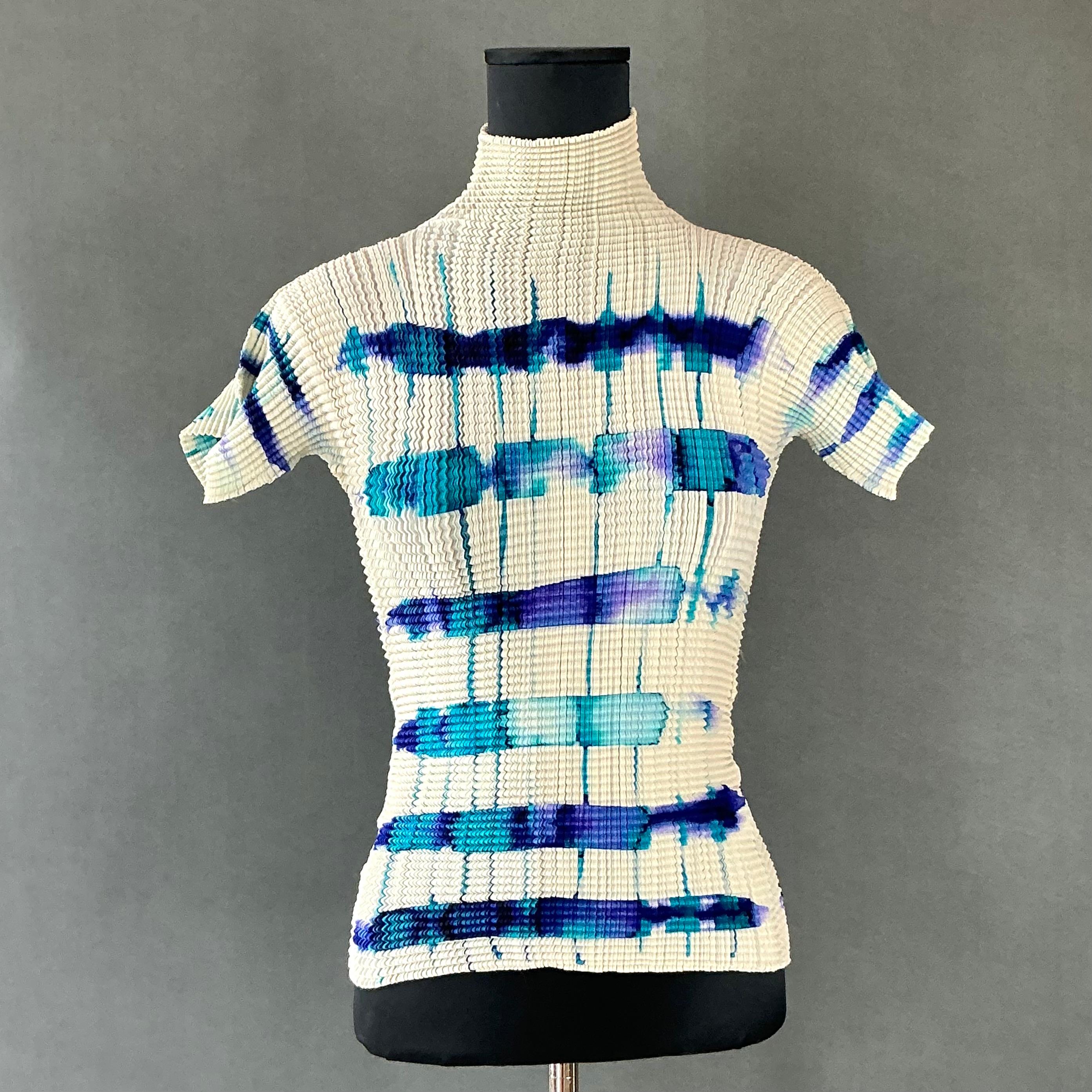 Vintage Issey Miyake Pleats Please Tie Dye T Shirt In Good Condition For Sale In Lake Worth Beach, FL