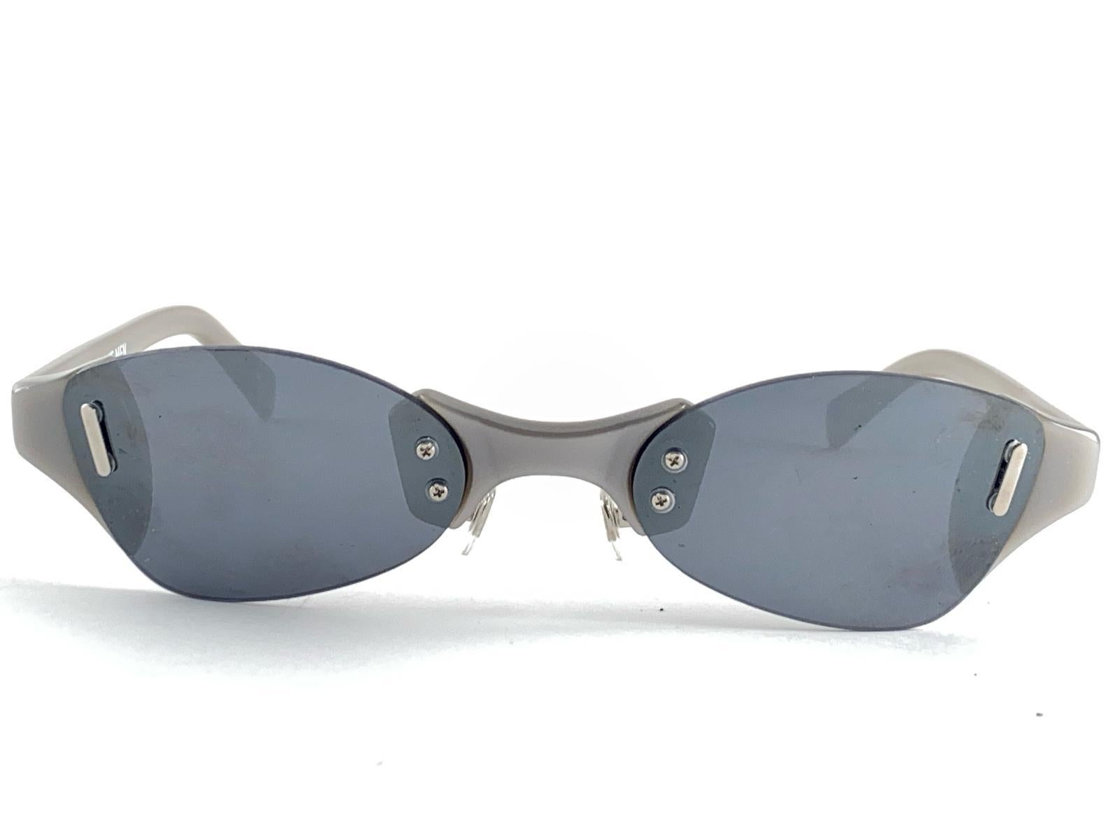 Grigio Occhiali da sole vintage Issey Miyake Uomo Opticien Loyd Wrap Around Japan in vendita