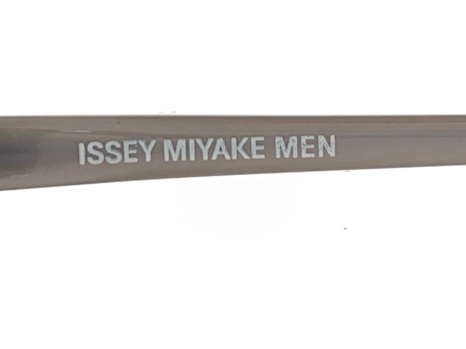 Occhiali da sole vintage Issey Miyake Uomo Opticien Loyd Wrap Around Japan in vendita 2