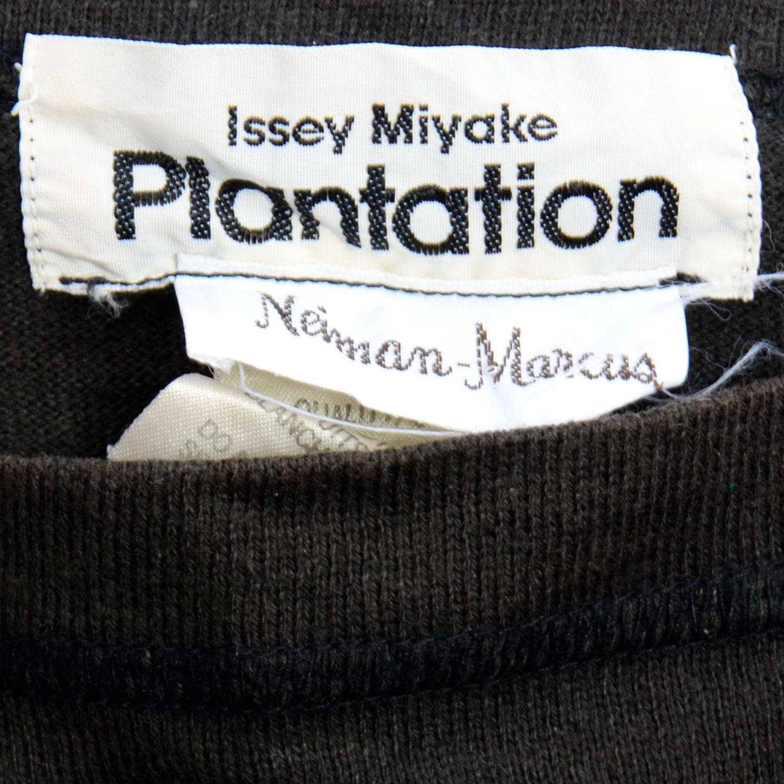 Vintage Issey Miyake Plantation Black Top With Unique Pleats 5