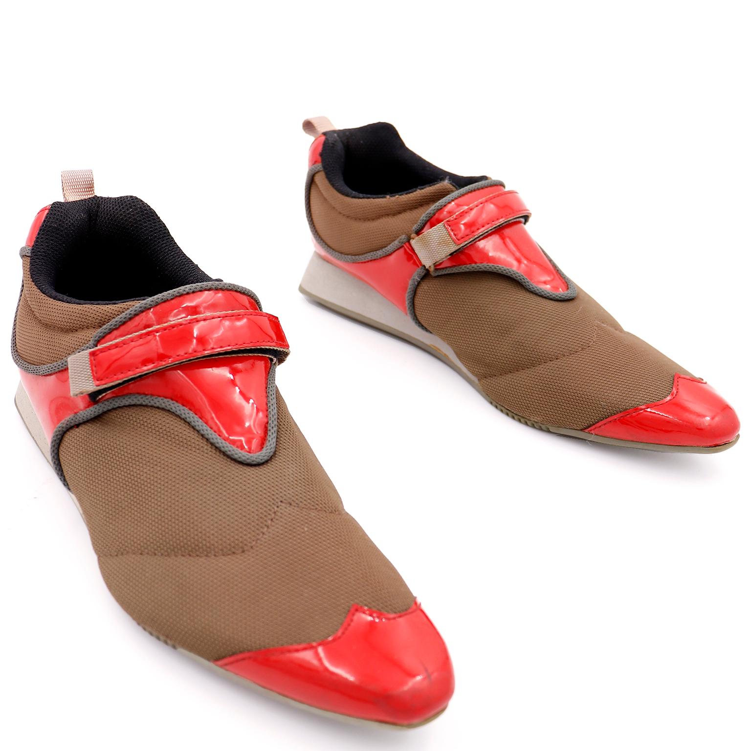 Vintage Issey Miyake Pleats Please Rot & Grün Flügelspitze Stil Schuhe im Angebot 1