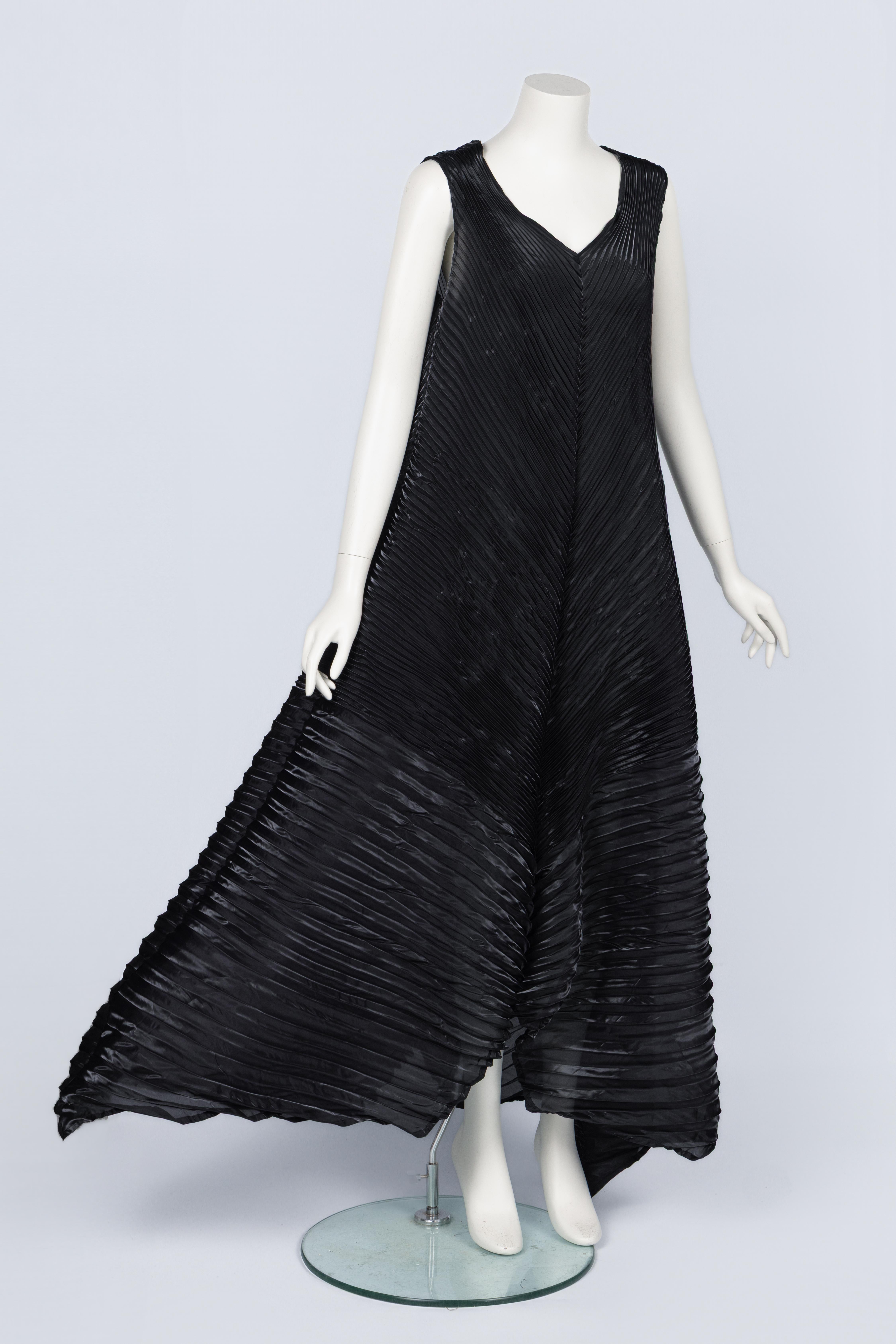 De las mujeres Vintage Issey Miyake Pliegues Esculturales Negro Maxi Vestido Bata