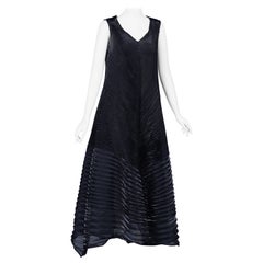 Vintage Issey Miyake Pliegues Esculturales Negro Maxi Vestido Bata