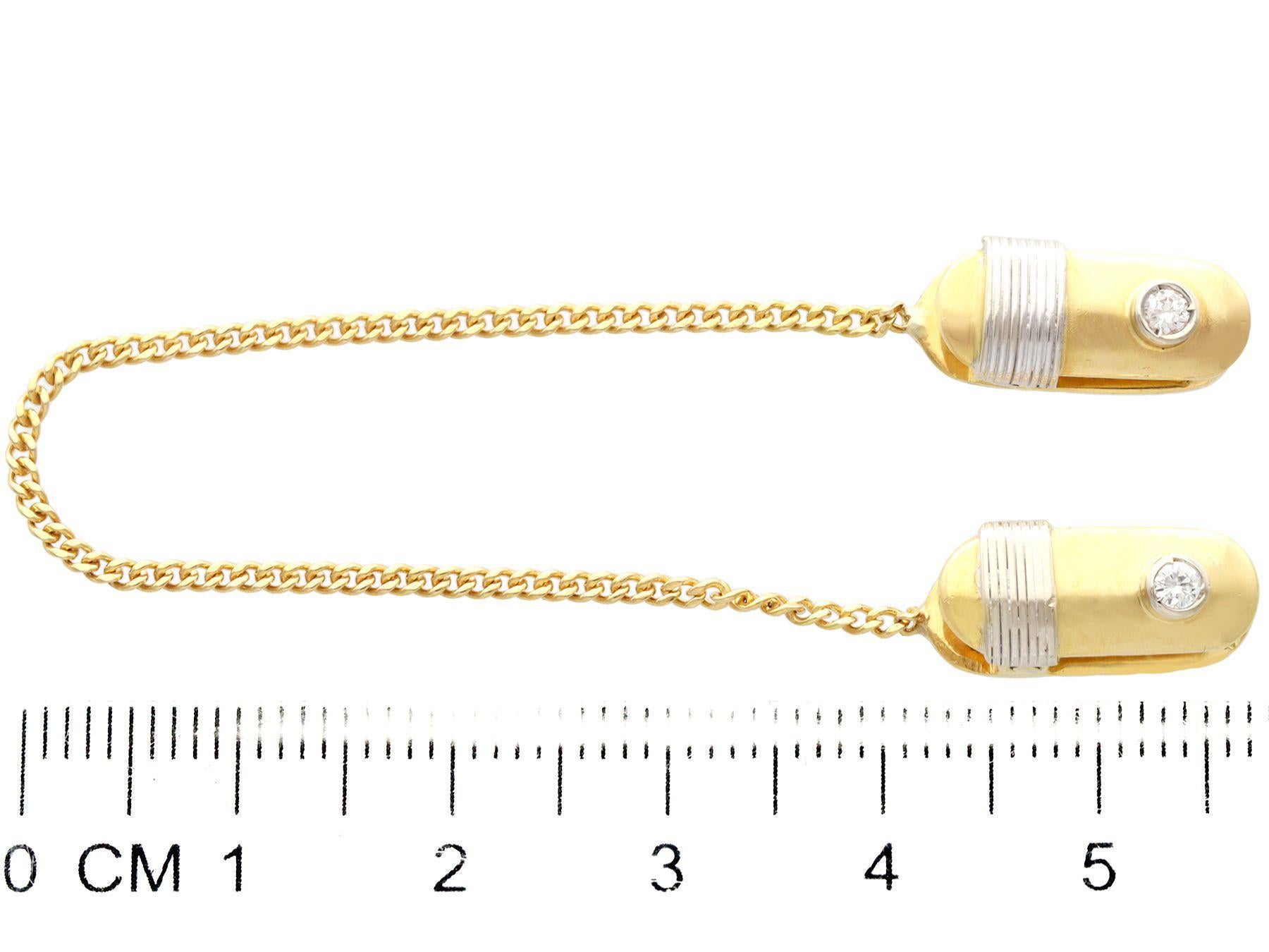 Round Cut Vintage Italian 0.12Ct Diamond and 18k Yellow Gold Tie Clip 1981 For Sale