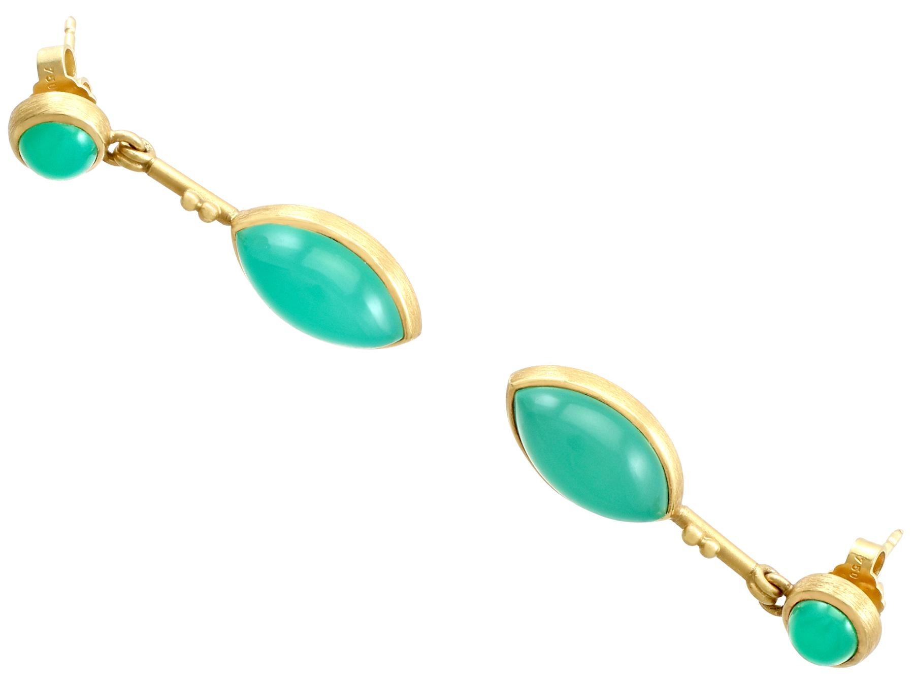 Vintage Italian 10.54 Carat Chrysoprase and Gold Drop Earrings, circa 1970 In Excellent Condition In Jesmond, Newcastle Upon Tyne