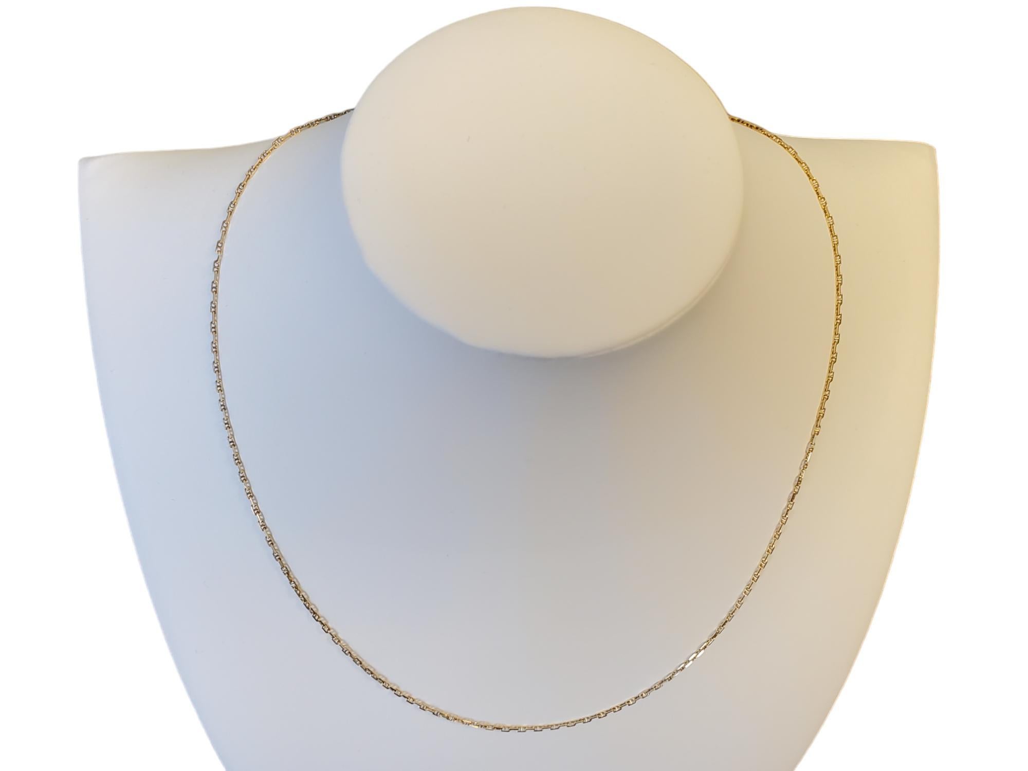 Vintage Italian Stamped 14k Yellow Gold Link Chain

Listed is a beautiful vintage 14k stamped yellow gold link pattern necklace. Each link has a bar in the center of it, its almost like a paperclip chain with a bar through each one. Its a very cool