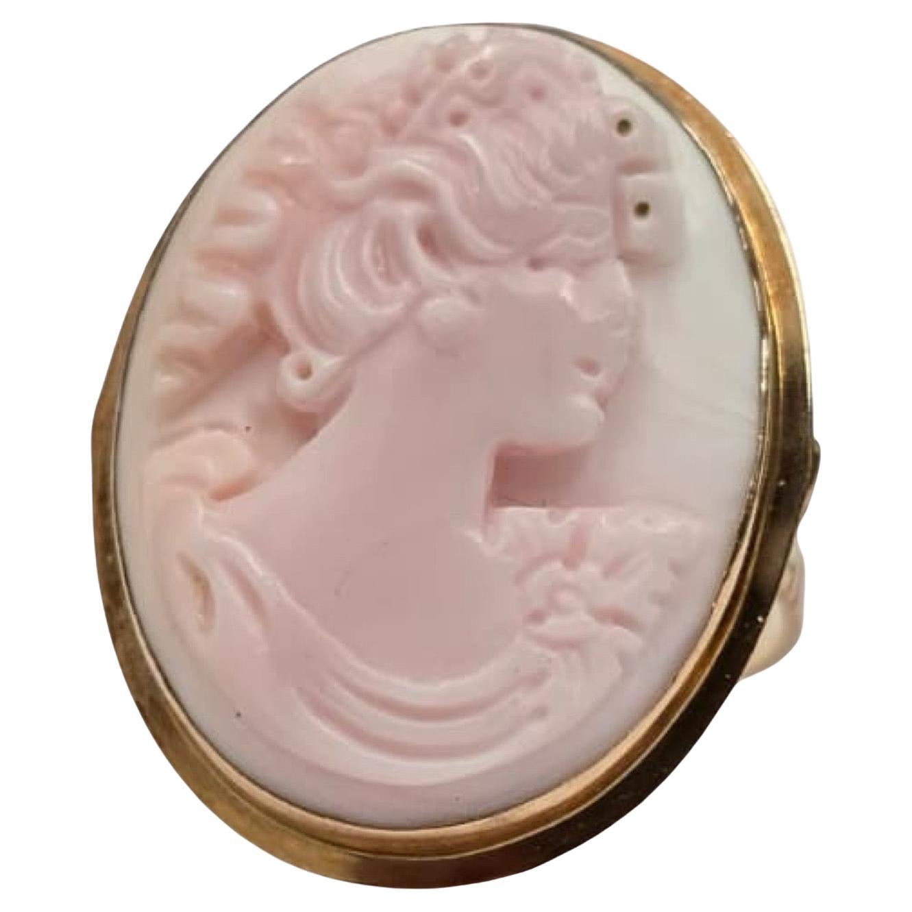 Anillo camafeo de concha rosa de oro italiano vintage de 14 quilates, perfil clásico floral