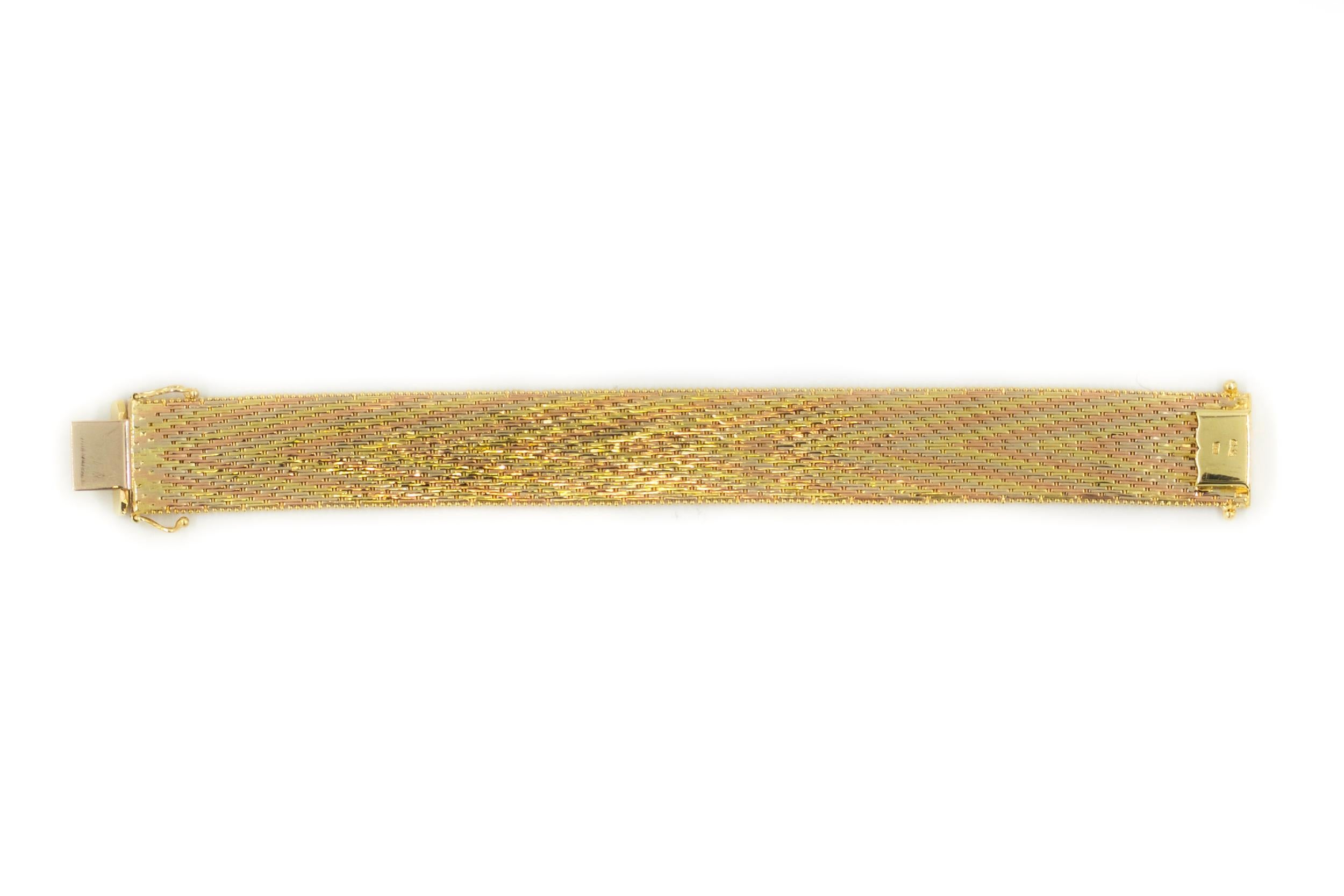 Bracelet italien vintage à maillons souples en or tricolore 14 carats avec motif de chevrons en vente 4