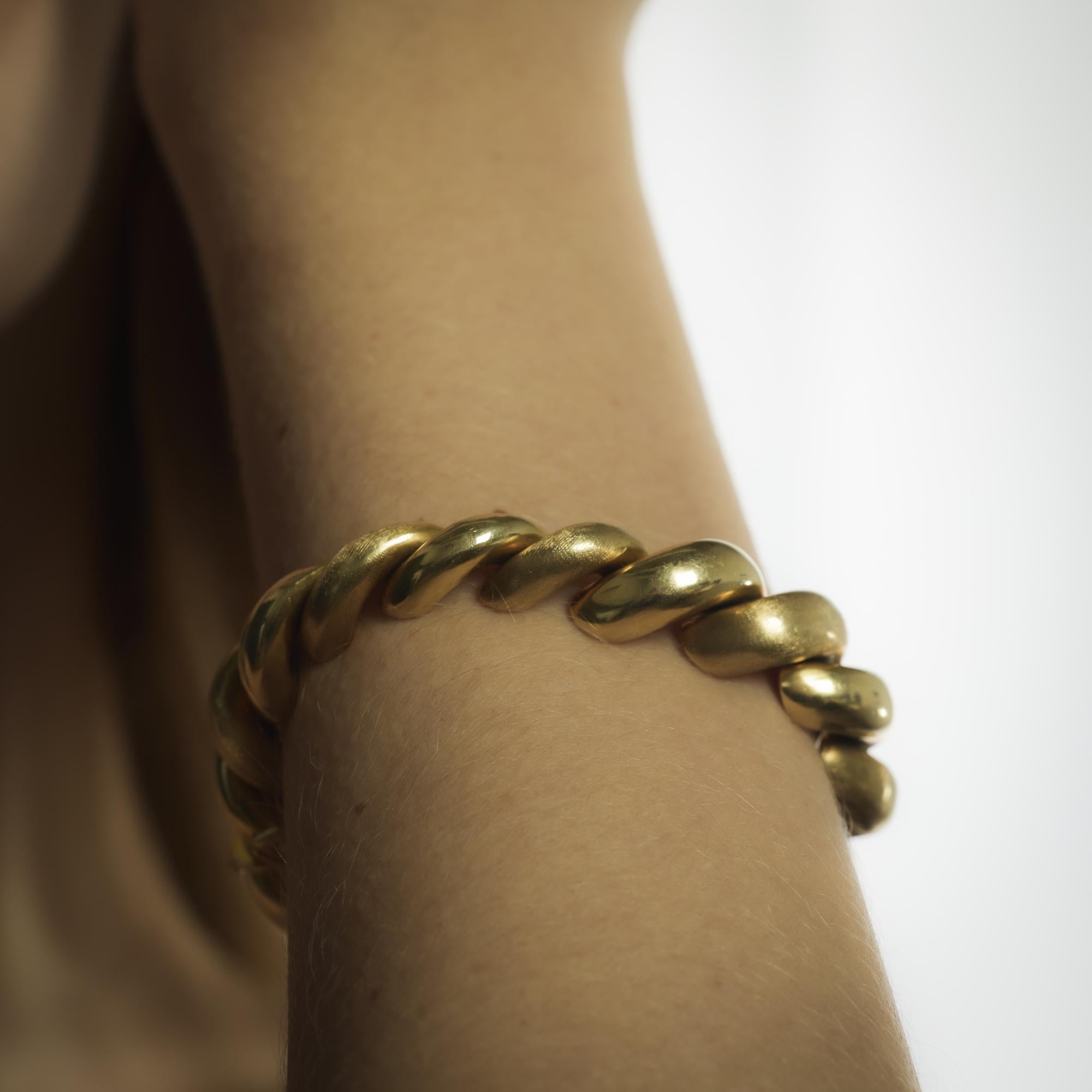 Vintage Italian 14k yellow gold twisted bracelet For Sale 1