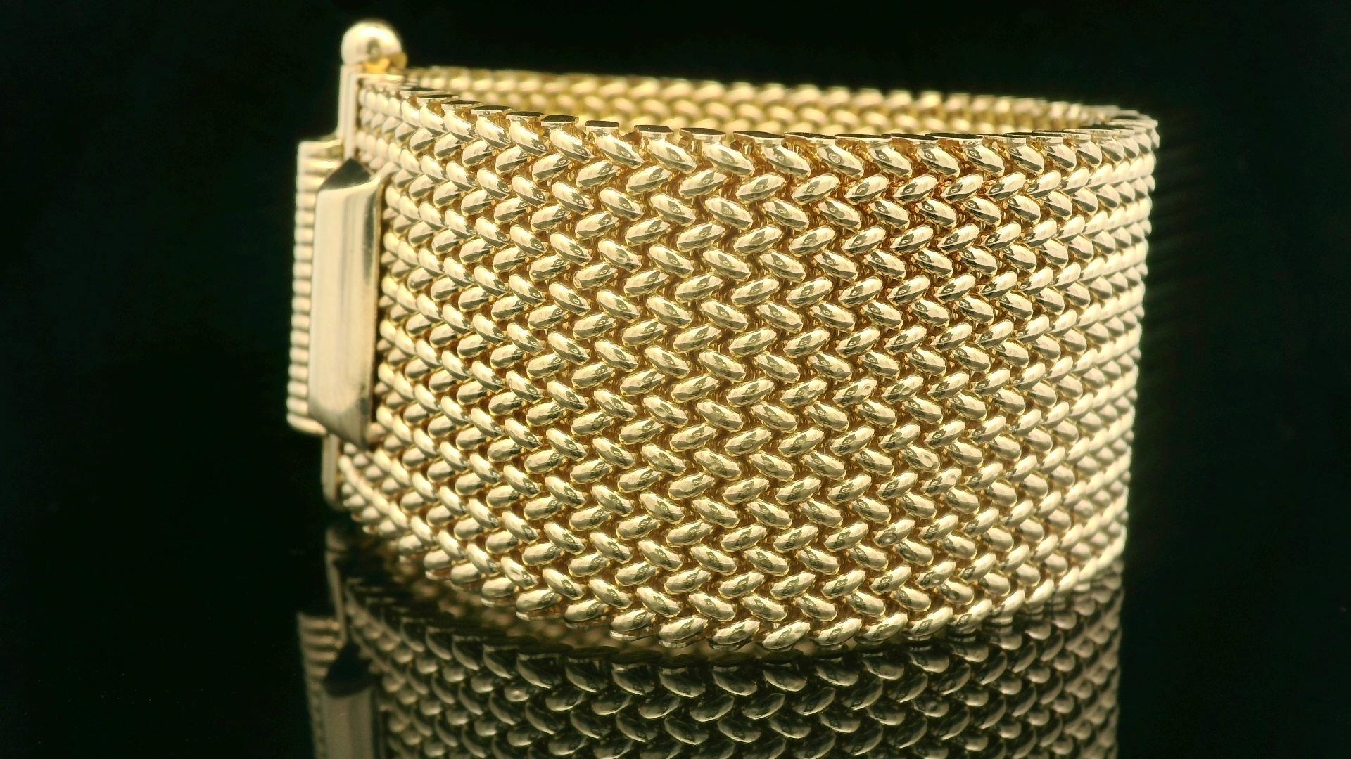 Vintage Italian 14k Yellow Gold Wide Woven Mesh Strap Bracelet w/ Slide Clasp For Sale 1