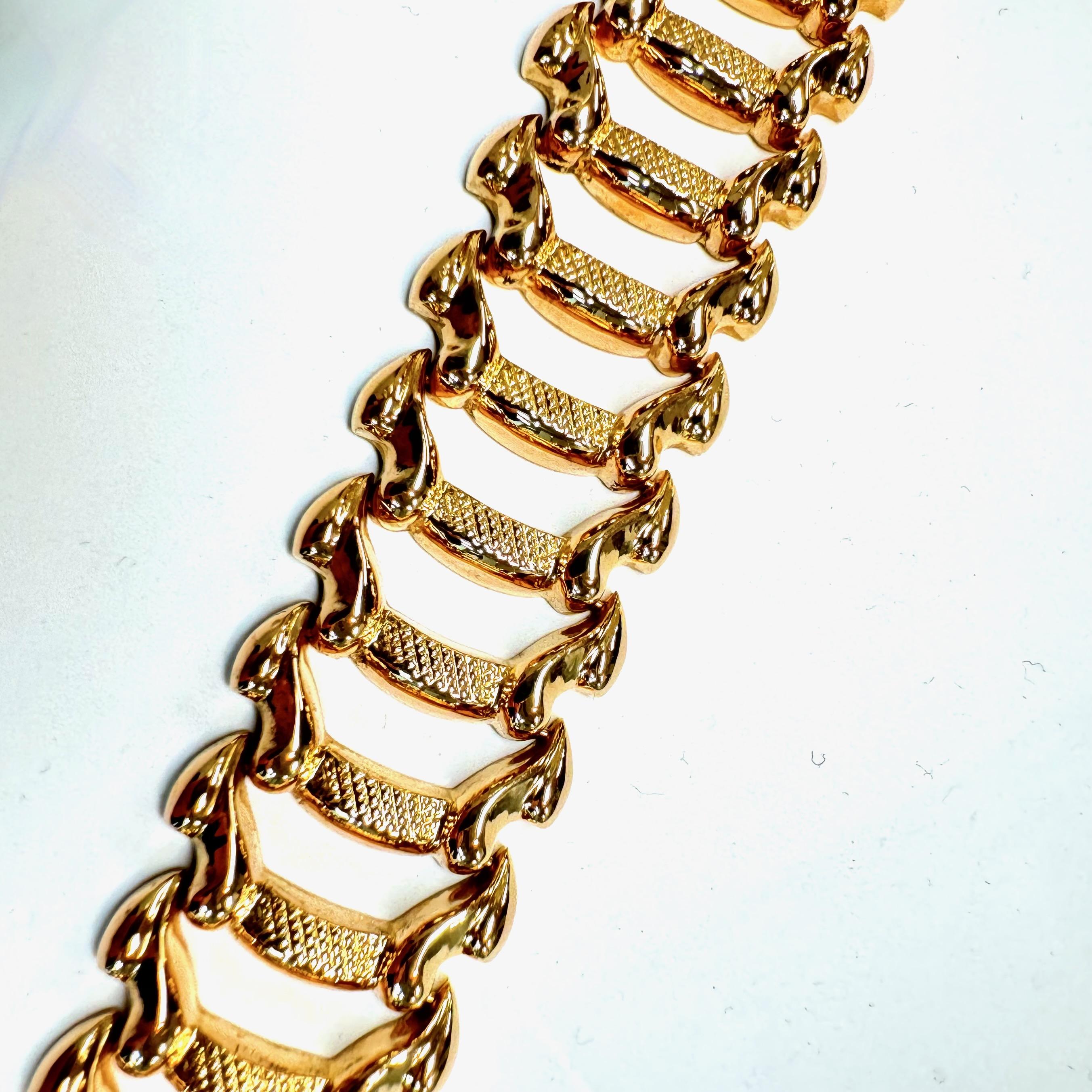 Vintage Italian 18 carat gold bracelet For Sale 1
