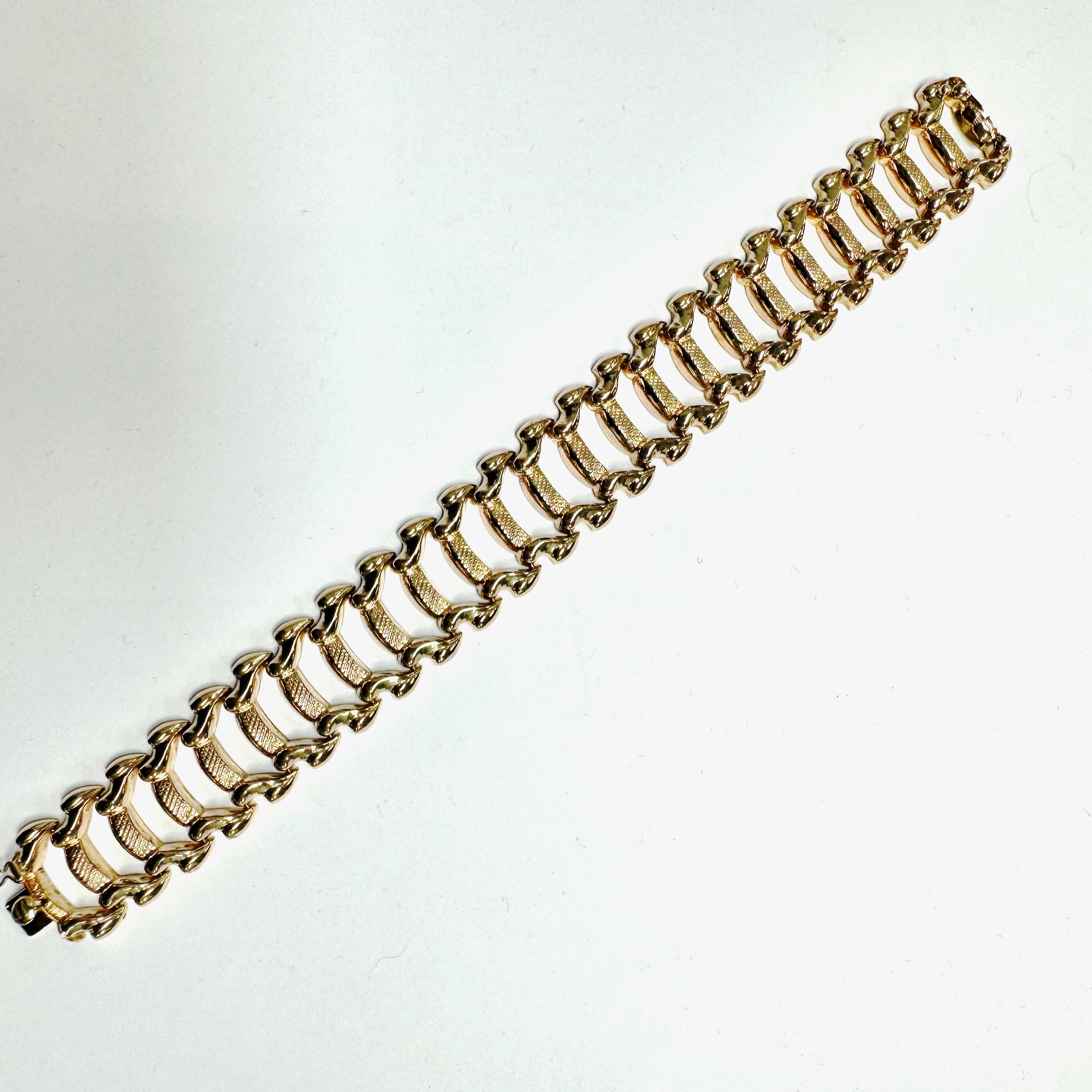 Vintage Italian 18 carat gold bracelet For Sale 2