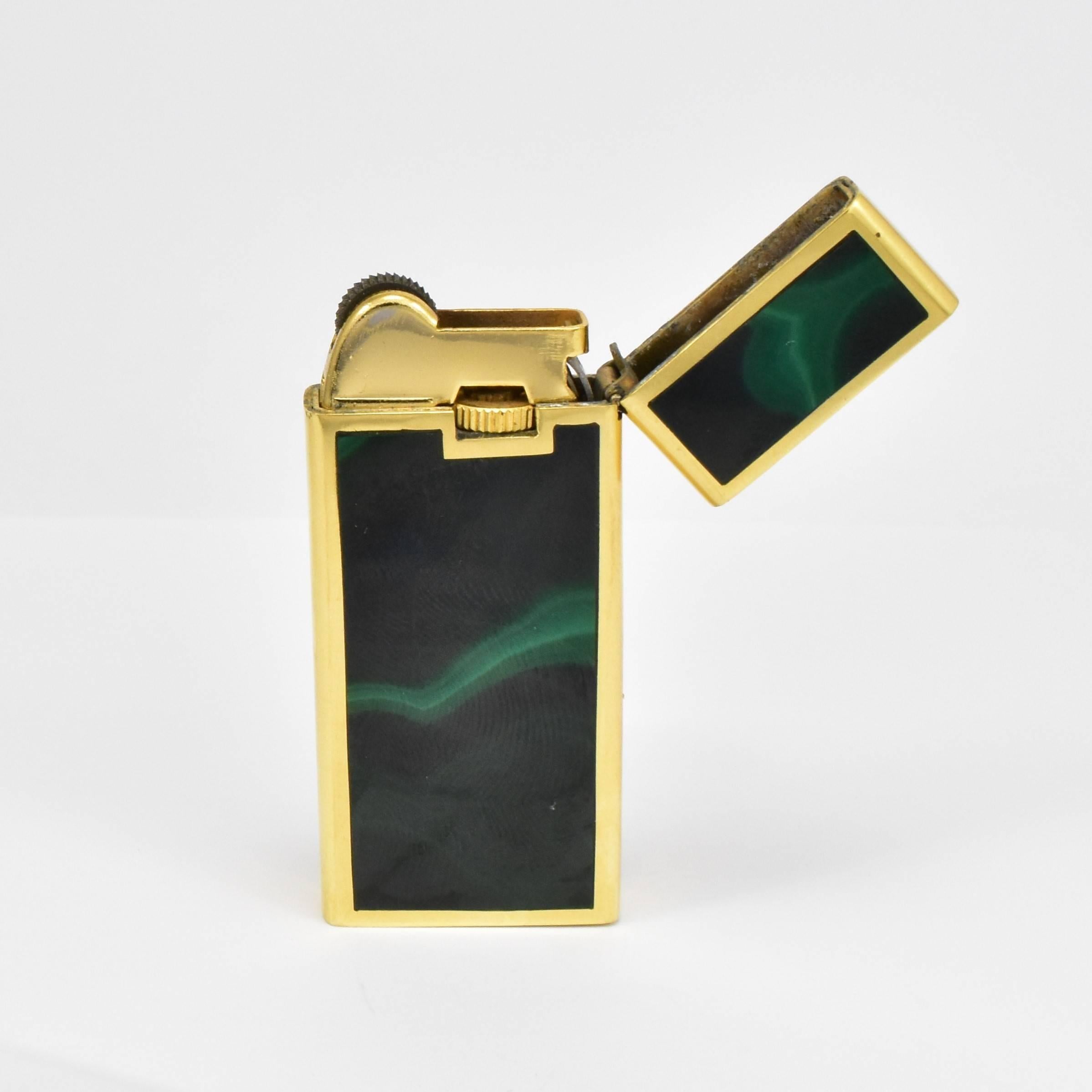 Incrusté Vieux briquet à cigarettes ou à cigares italien en or 18 carats et malachite polie en vente