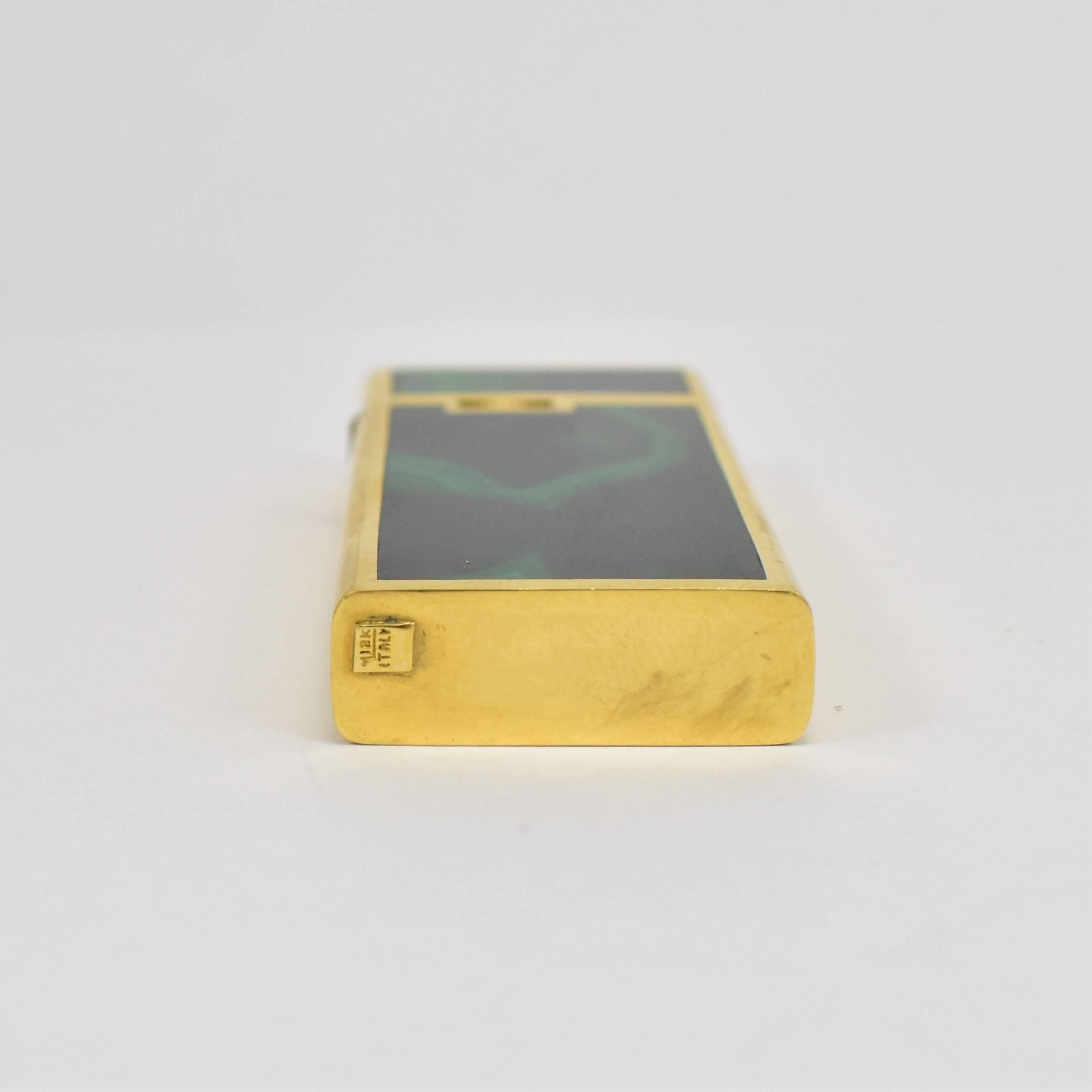 Milieu du XXe siècle Vieux briquet à cigarettes ou à cigares italien en or 18 carats et malachite polie en vente