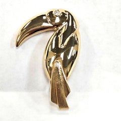 Vintage Italian 18 Karat Gold Toucan Brooch Pin with Diamond Eye, circa 1980s