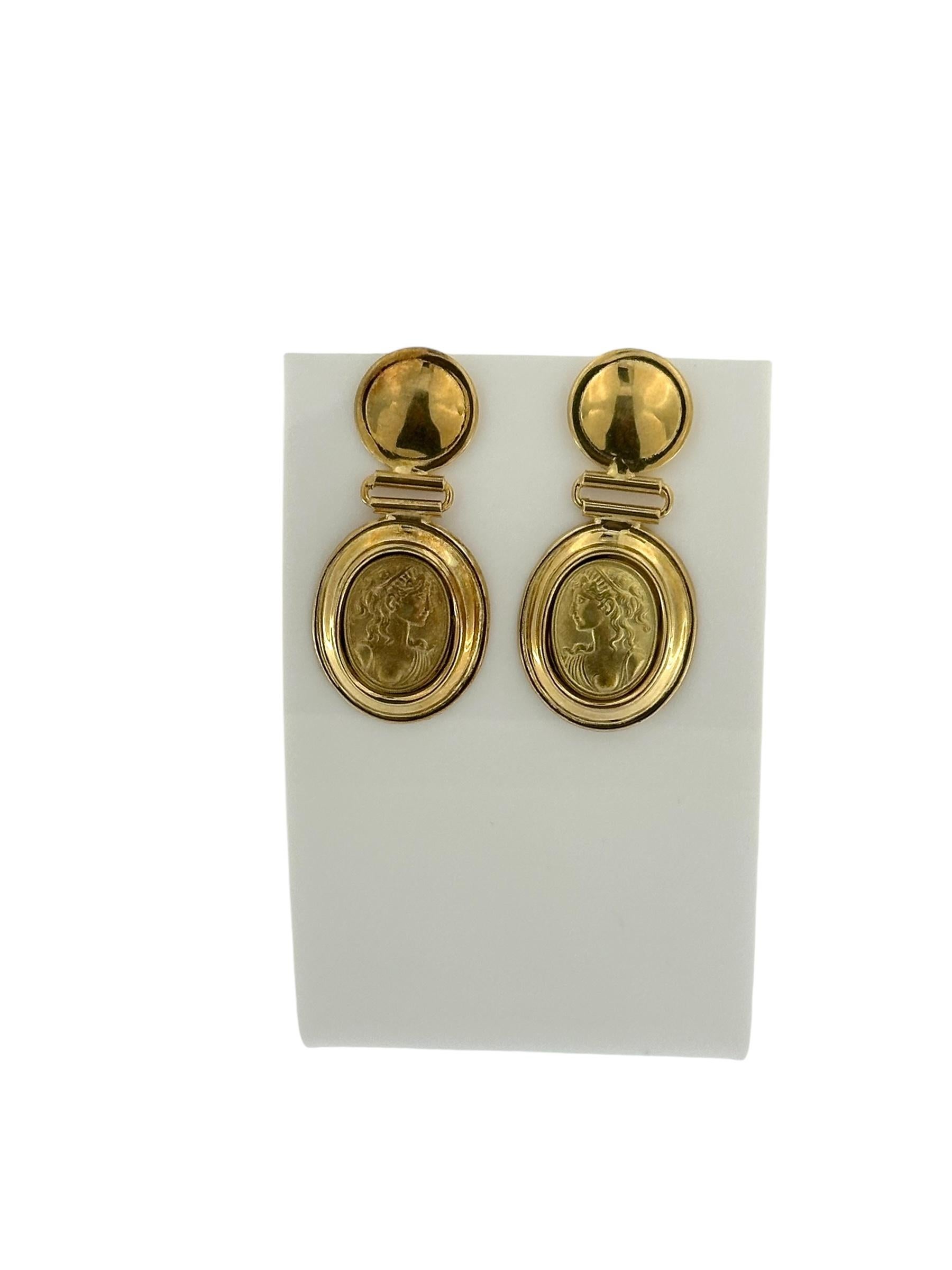 Femenino o masculino Pendientes camafeo vintage italianos de oro amarillo de 18 quilates en venta