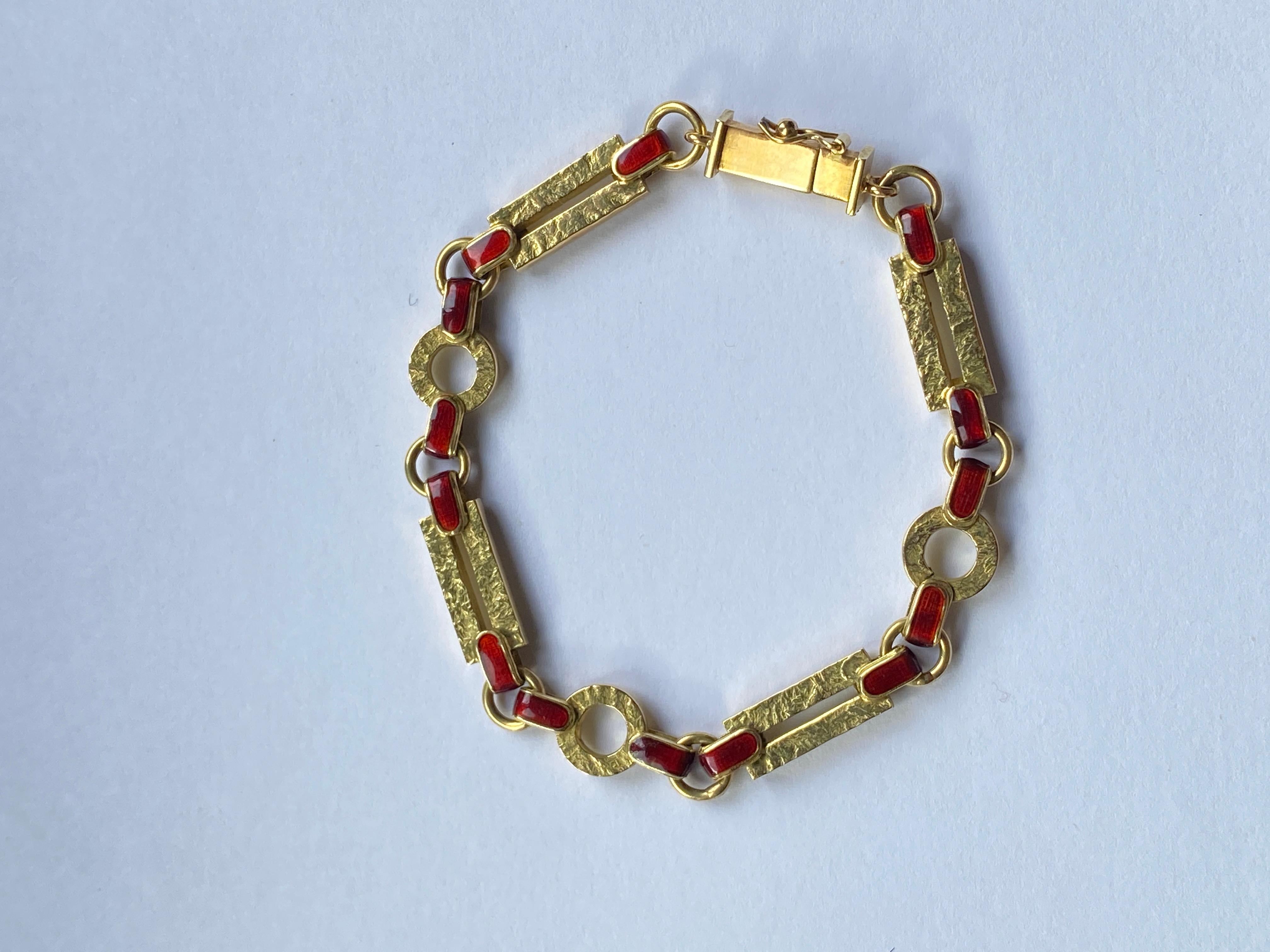 Vintage Italian 18 Karat Yellow Gold Hammered Enamel Chain Bracelet For Sale 8