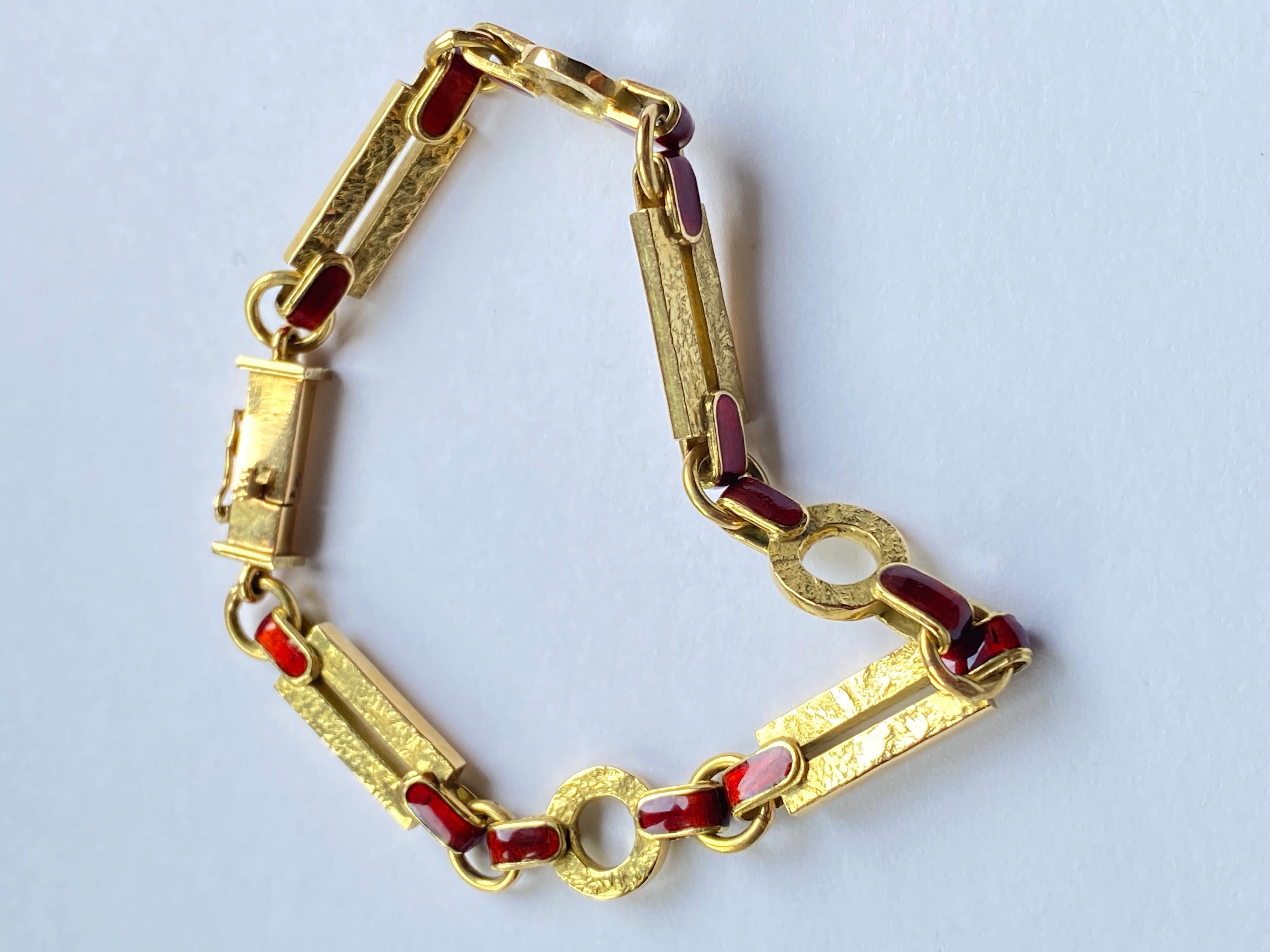 Vintage Italian 18 Karat Yellow Gold Hammered Enamel Chain Bracelet For Sale 1