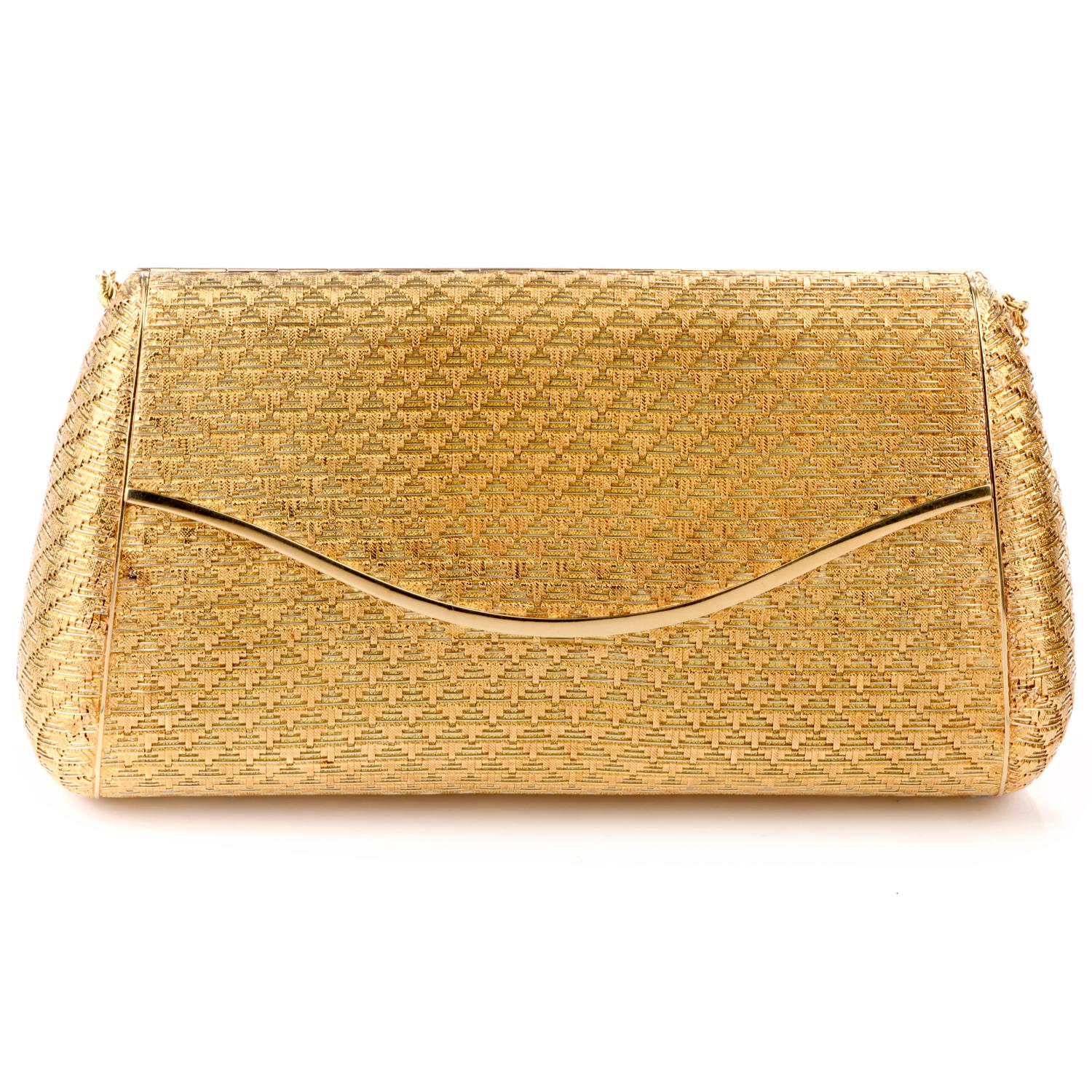 Vintage Italian 18 Karat Yellow Gold Ladies Clutch Purse 408.6 Grams In Excellent Condition For Sale In Miami, FL