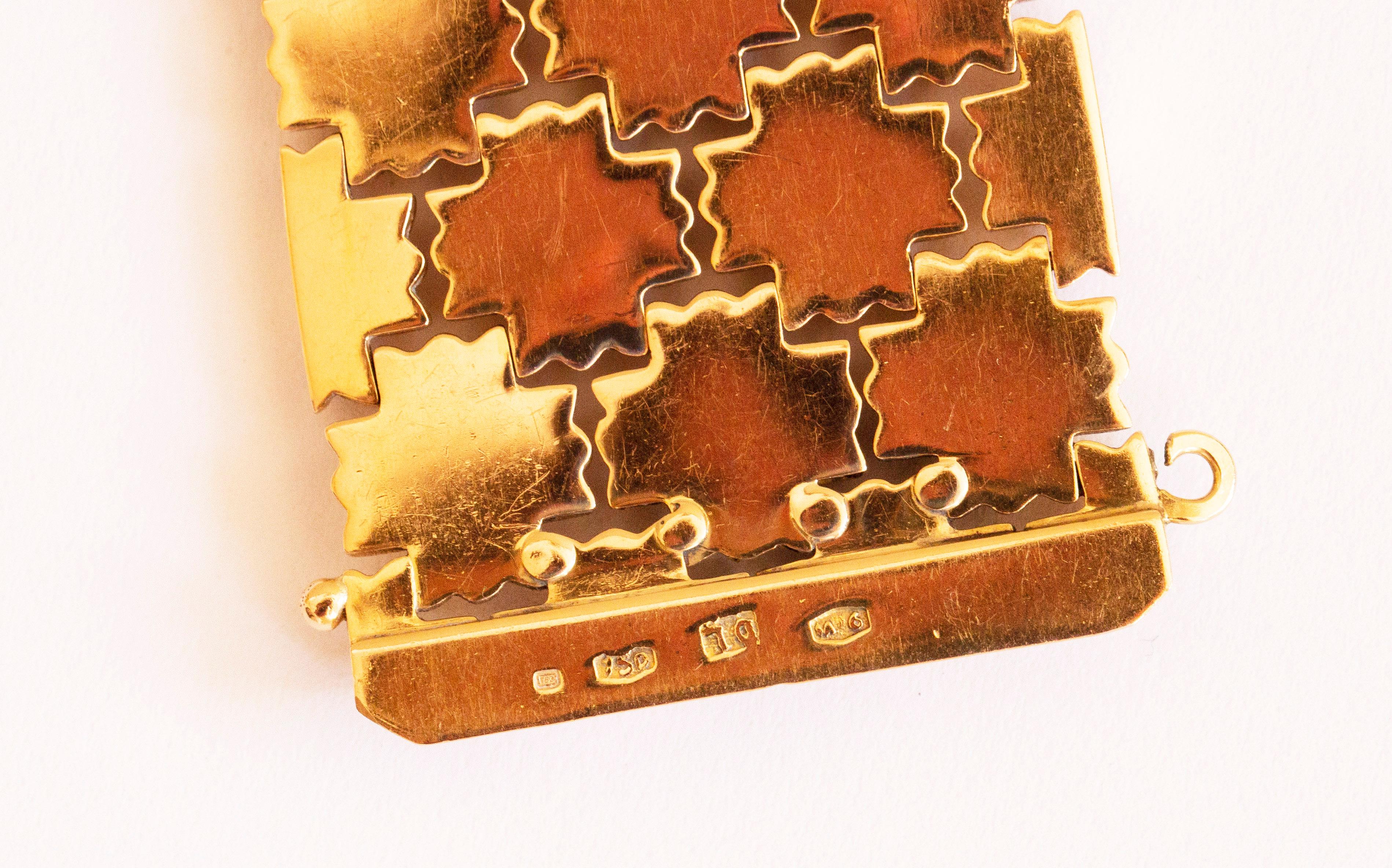 Vintage Italian 18 Karat Yellow Gold Wide Link Bracelet with Floral Motifs For Sale 8