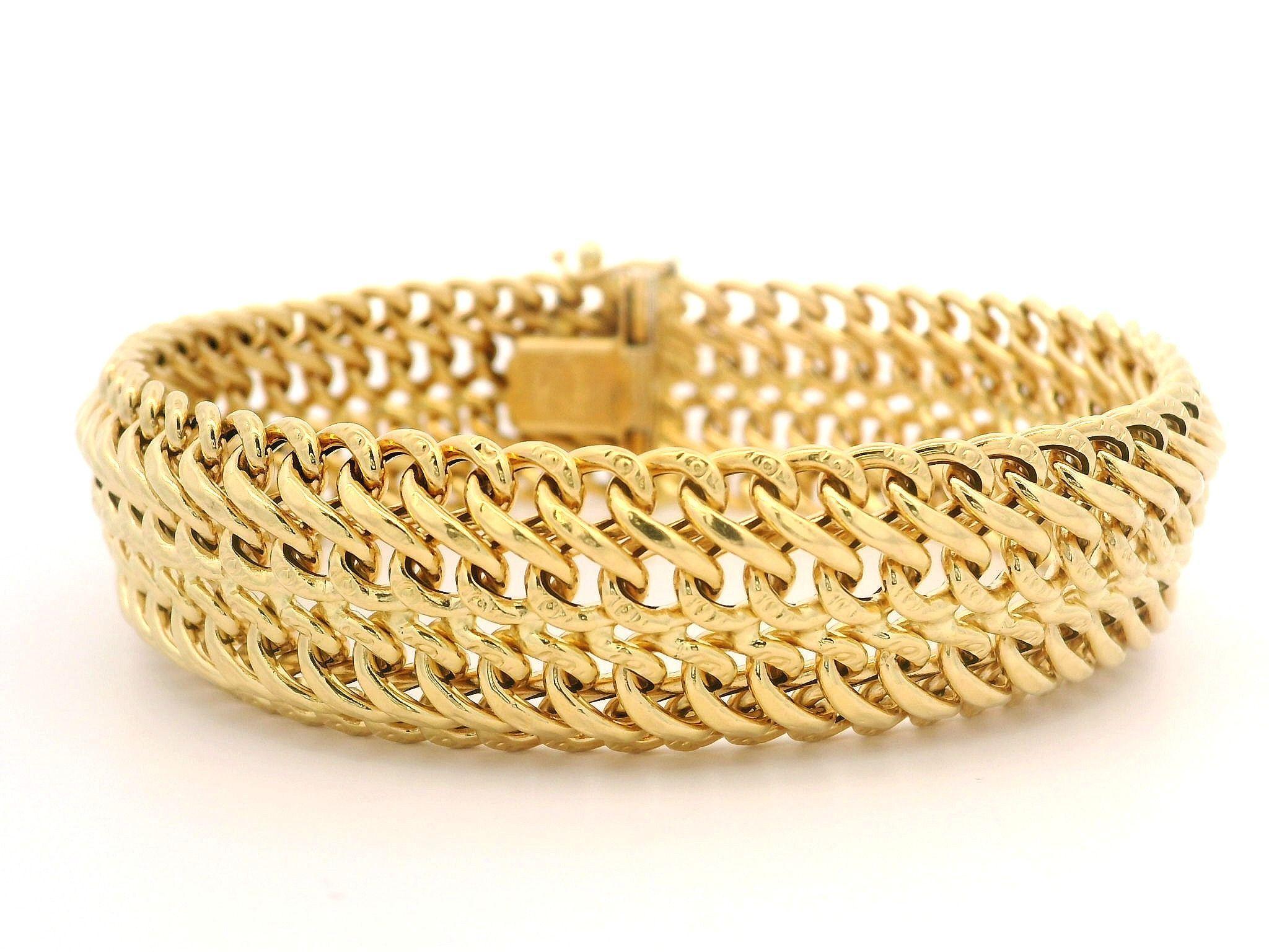 Vintage Italian 18k Gold 17.3mm Wide Repousse Figure 8 Infinity Link Bracelet 2