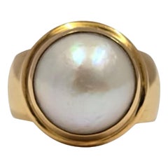 Vintage Italian 18K Gold Bezel-Set 13.4mm Pearl Dome Ring