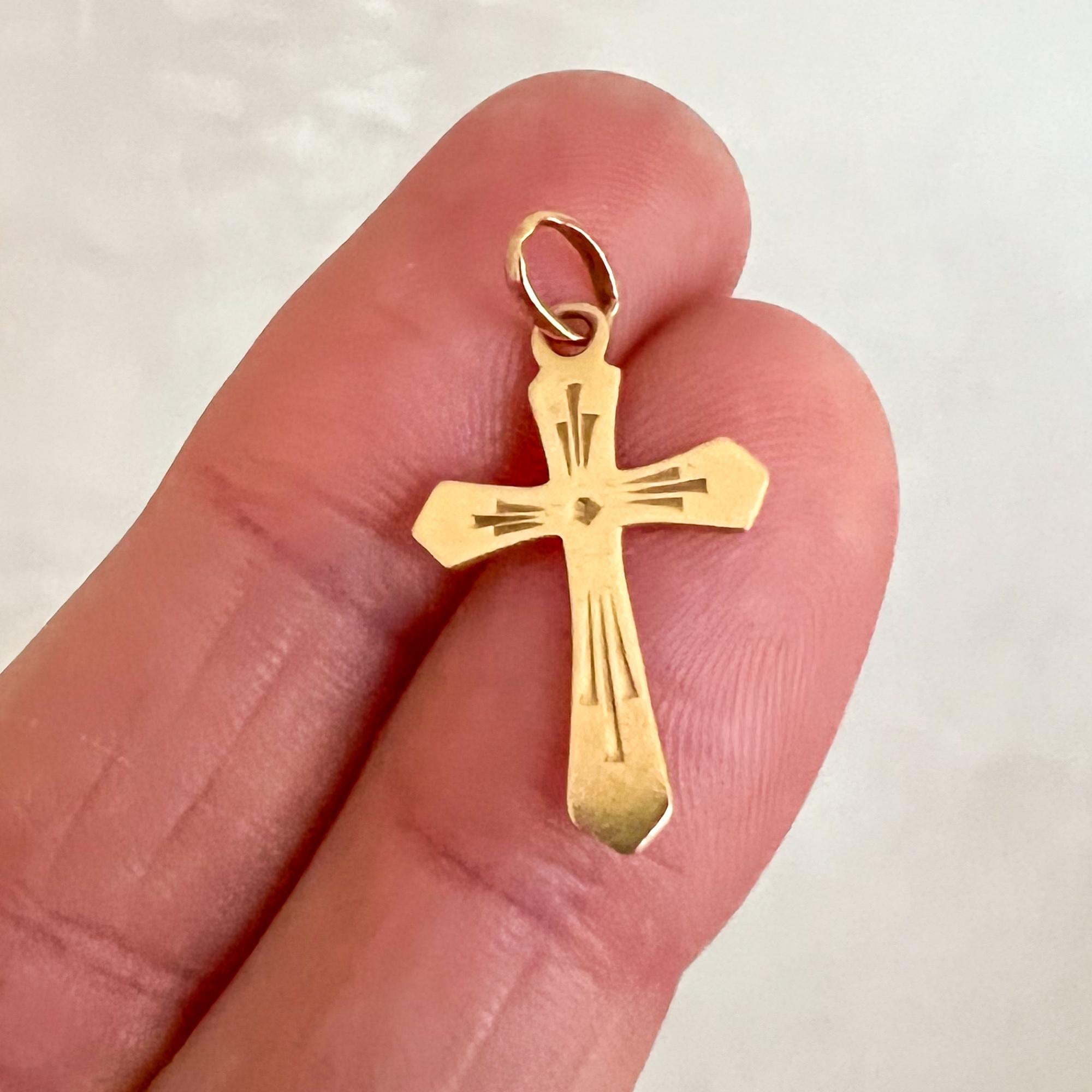 Italian 18K Gold Cross Vintage Religious Charm Pendant For Sale at 1stDibs