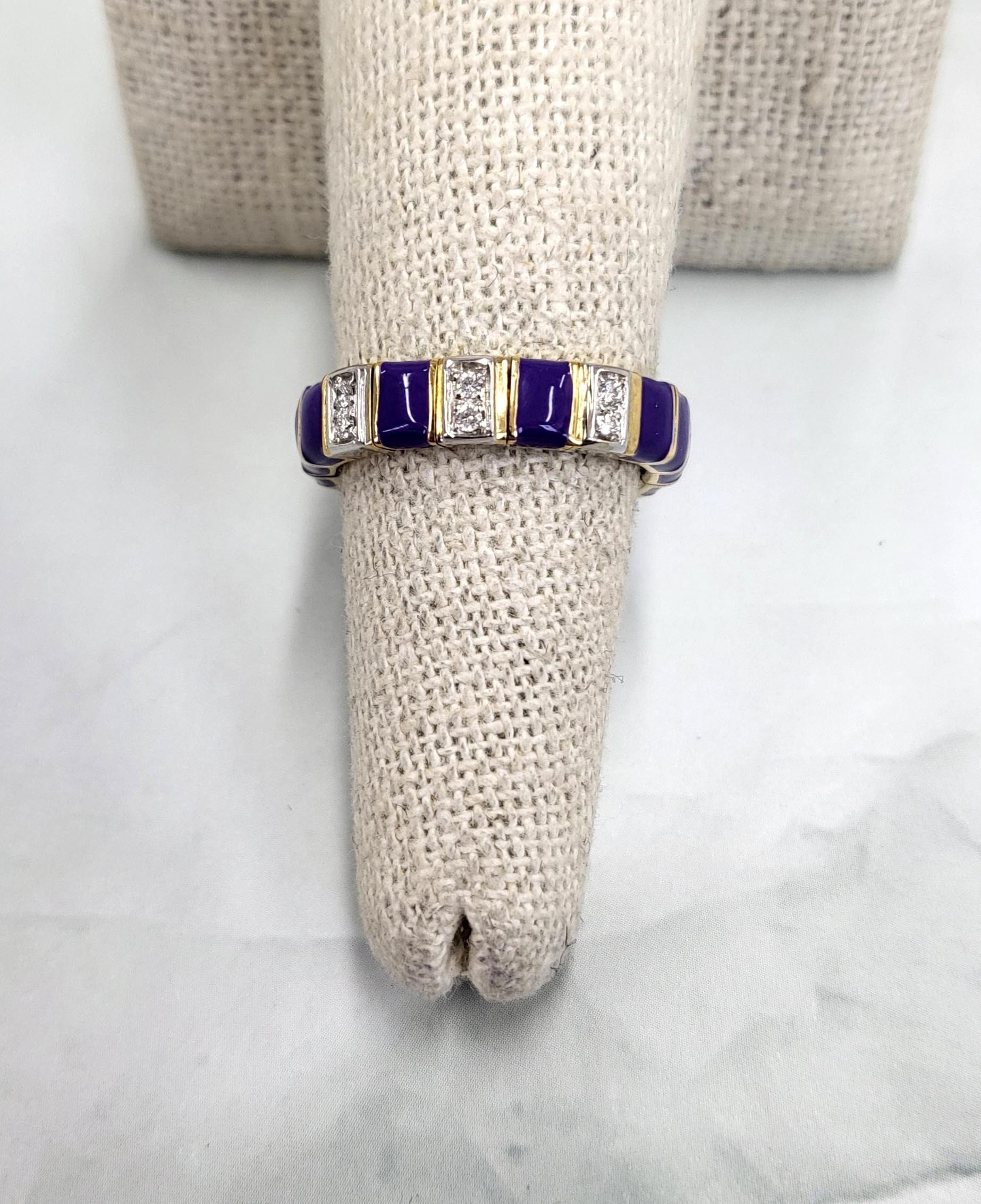 A Pop of Purple Elegance: This exquisite ring from 1970s Florence, Italy, combines bold color with intricate craftsmanship. Perfect for vintage lovers who appreciate unique, standout pieces.

Features:
Gold Mesh Band: Intricately linked 18K gold
