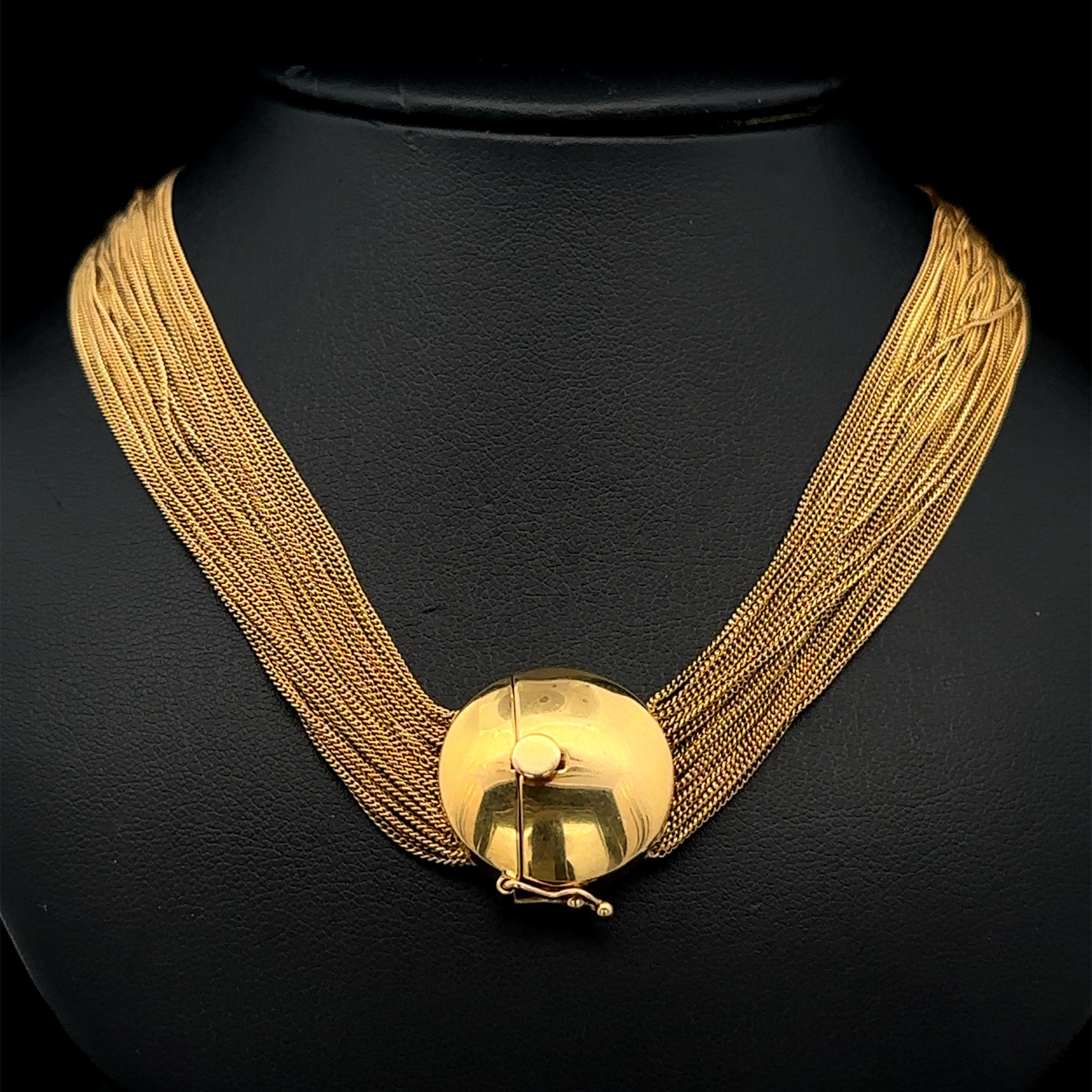 Collana vintage in oro 18k con catena setosa a più maglie con chiusura rotonda In condizioni ottime in vendita a Montclair, NJ