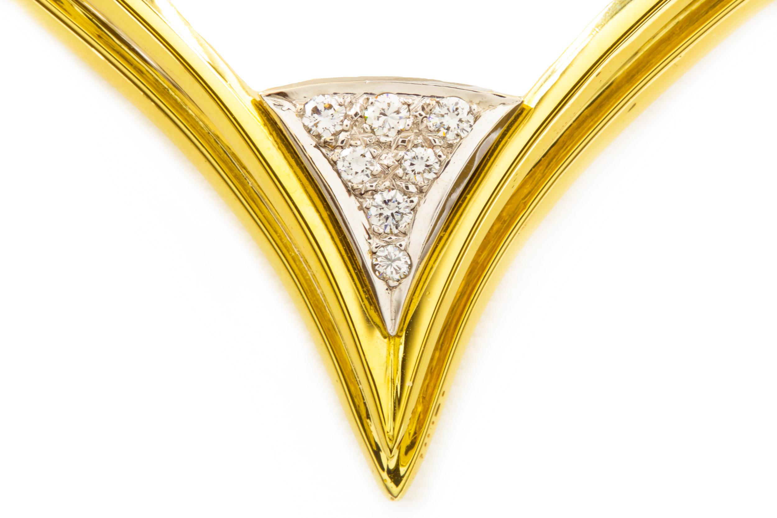 Modern Vintage Italian 18k Gold Teardrop Pendant Choker Necklace with 7 Diamonds For Sale