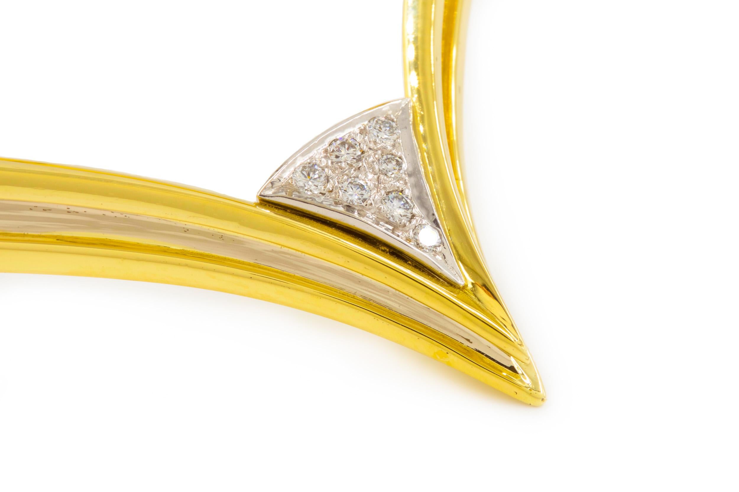 20th Century Vintage Italian 18k Gold Teardrop Pendant Choker Necklace with 7 Diamonds For Sale