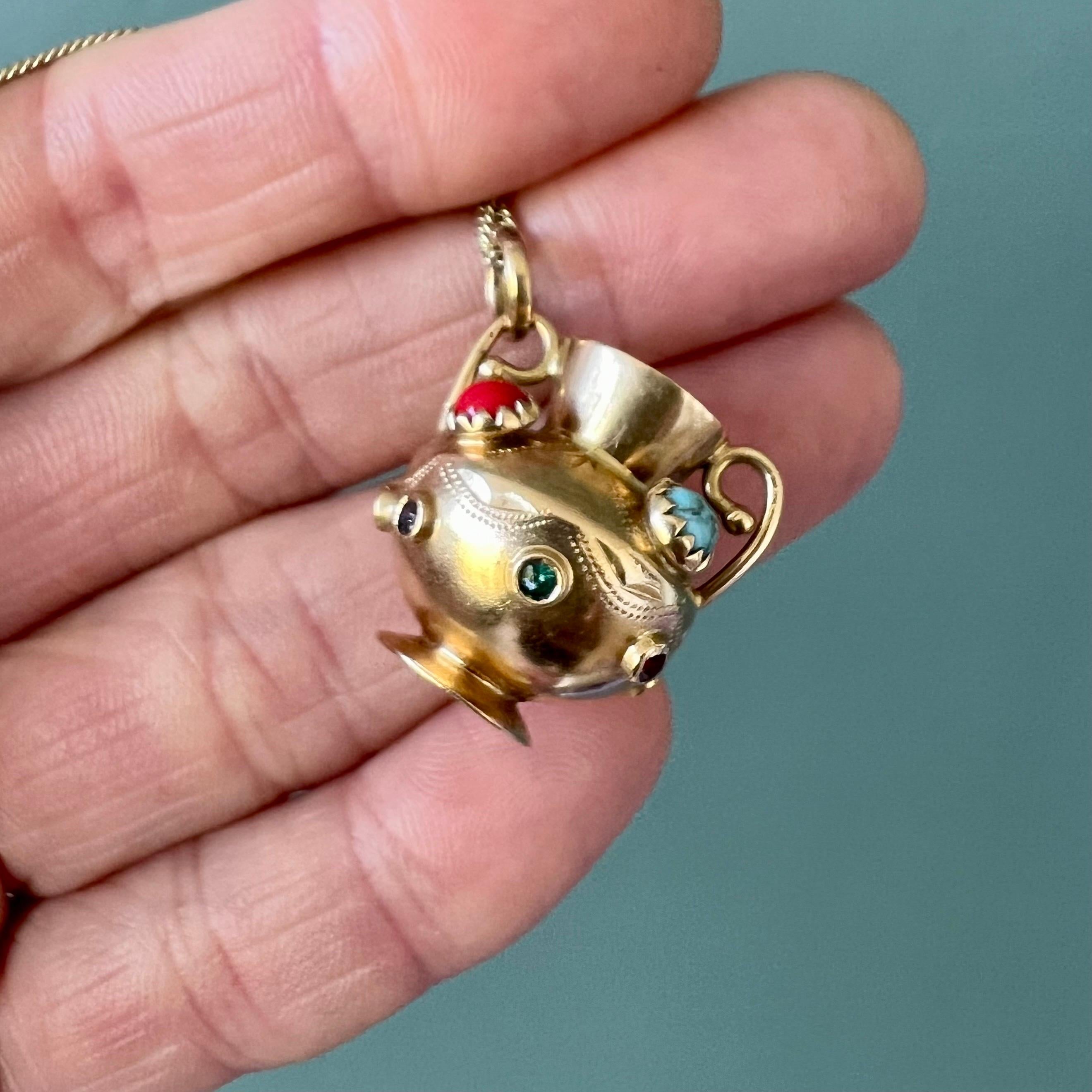 Women's or Men's Vintage Italian 18K Gold Vase and Stones Charm Pendant