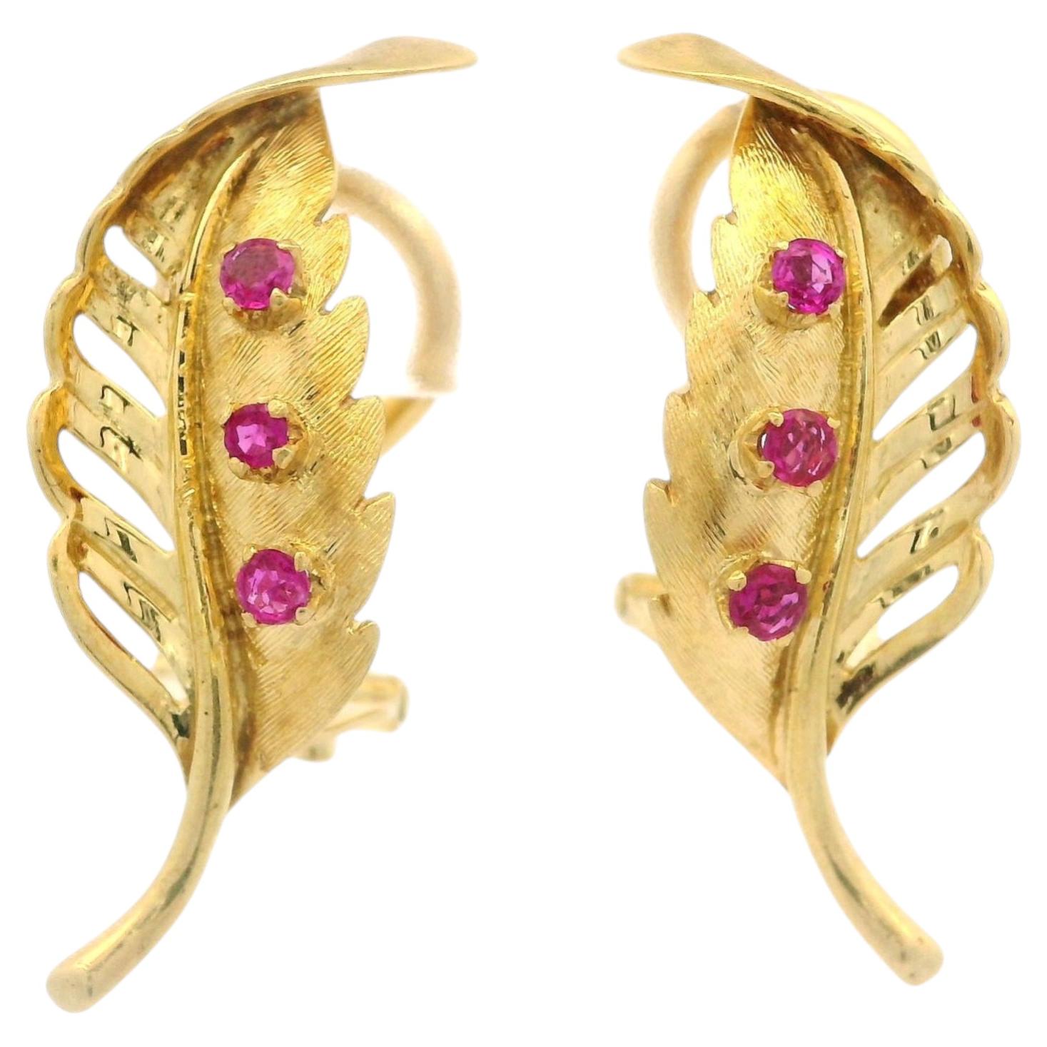 Vintage Italian 18k Yellow Gold 0.36ctw Ruby Florentine Leaf Clip On Earrings