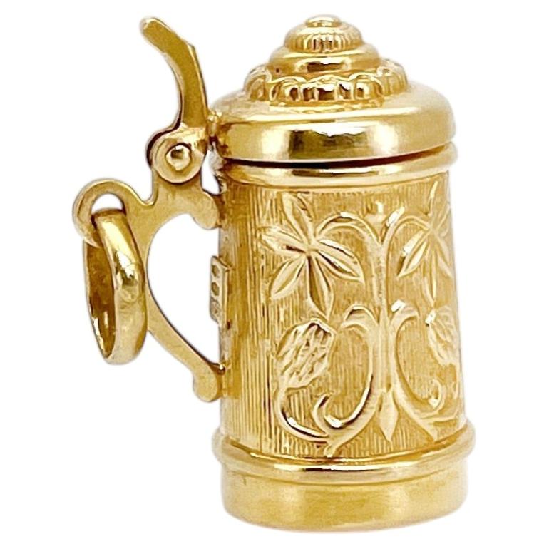 Vintage Italian 18K Yellow Gold Beer Stein Charm, Circa 1960s