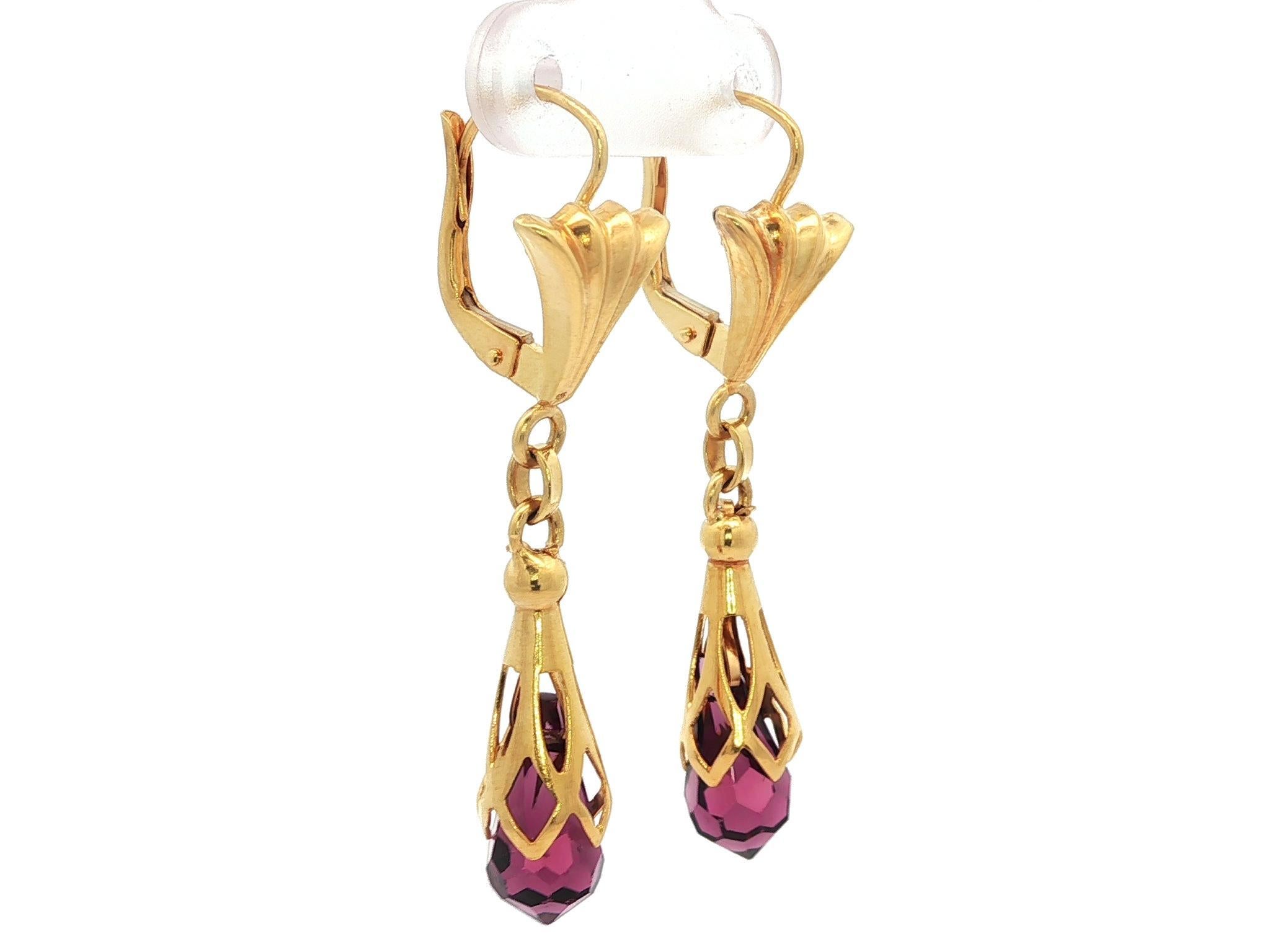 Orecchini pendenti d'epoca in oro giallo 18k con briolette di ametista viola In condizioni ottime in vendita a Montclair, NJ