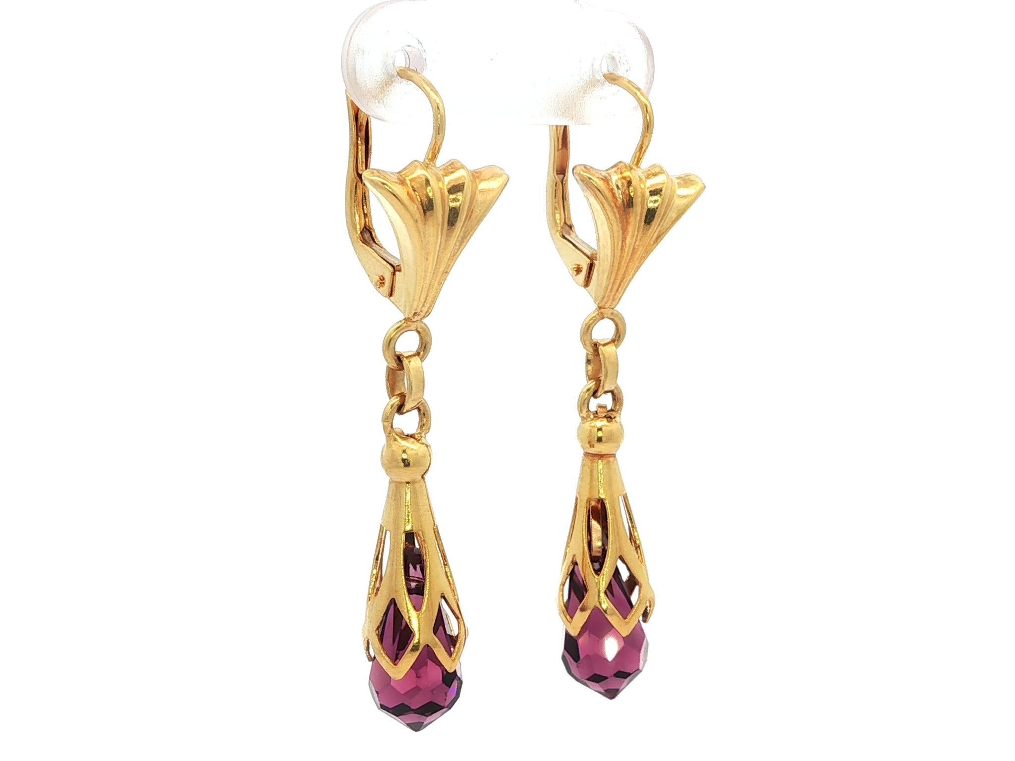 Orecchini pendenti d'epoca in oro giallo 18k con briolette di ametista viola in vendita 3