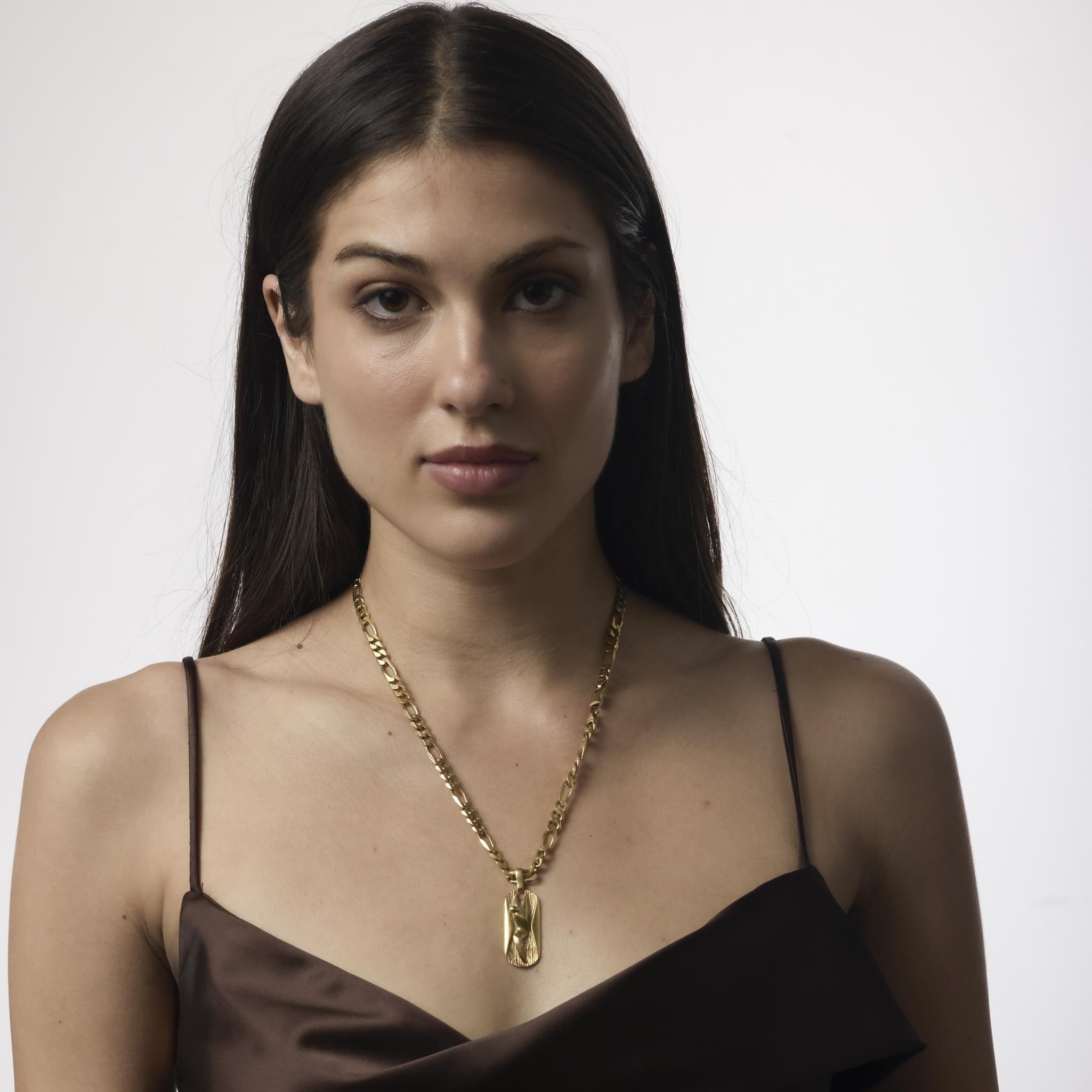 Un'audace collana vintage in oro giallo 18 carati di 22 pollici, squisitamente realizzata in Italia e firmata, che offre un pezzo di lusso e senza tempo.
