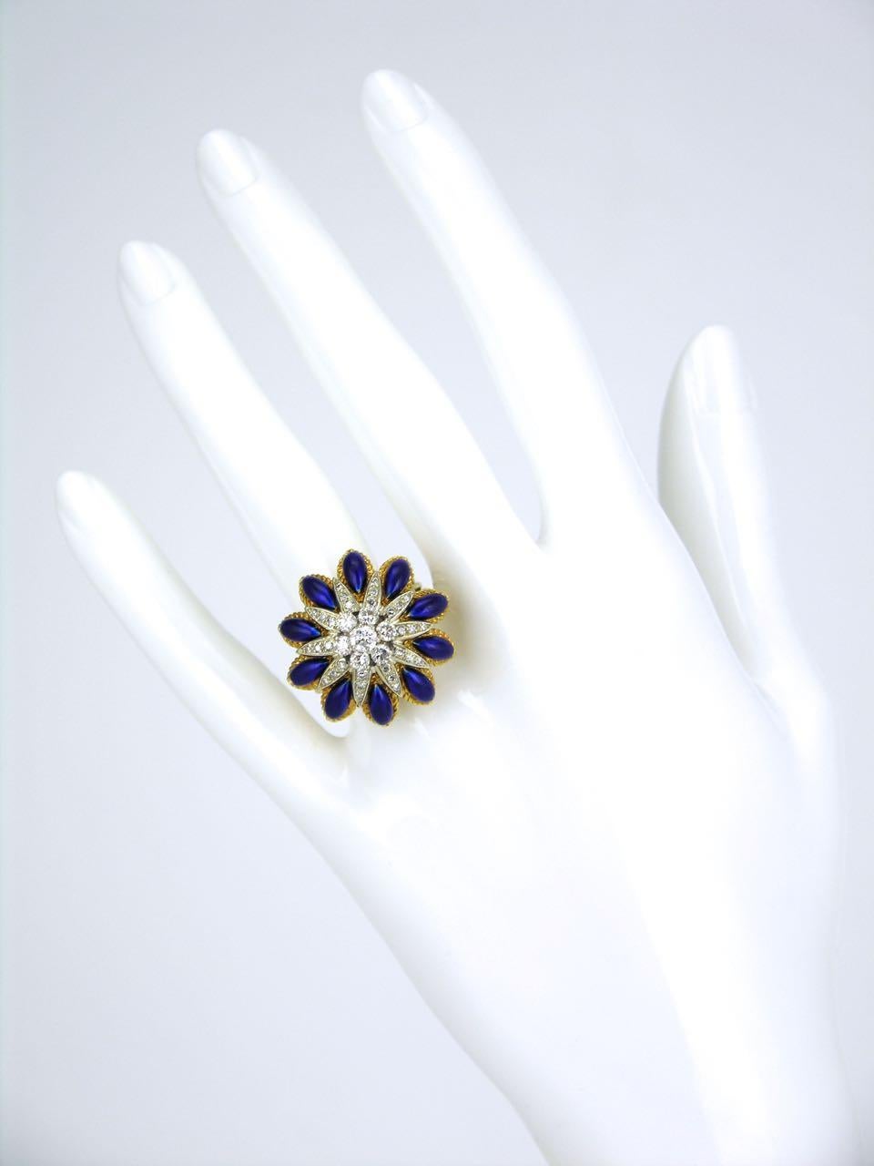 Brilliant Cut Vintage Italian 18k Yellow Gold Diamond Blue Enamel Flower Starburst Ring, 1960s For Sale