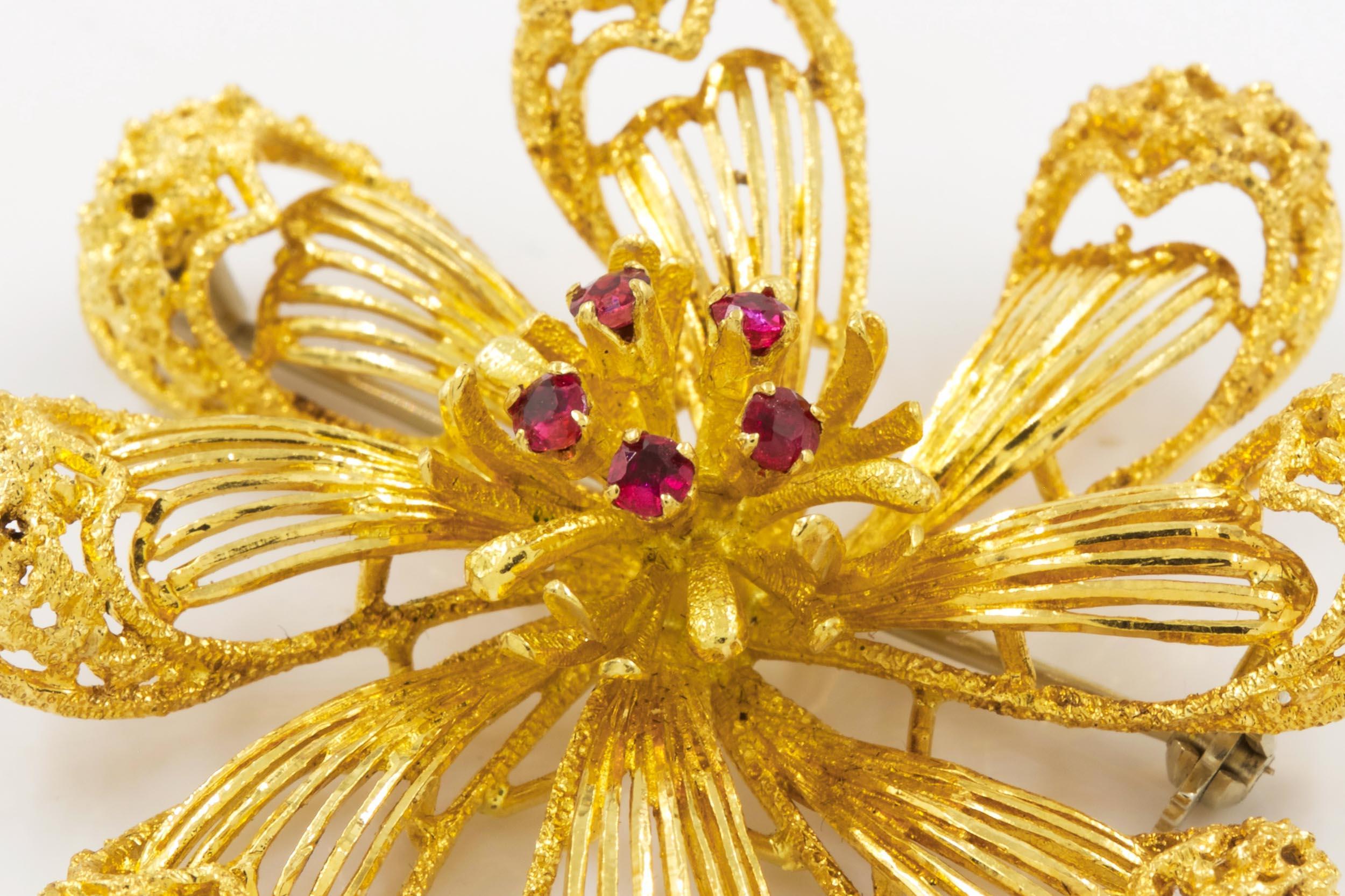 20th Century Vintage Italian 18k Yellow Gold Gemset Pinwheel Flower Brooch For Sale