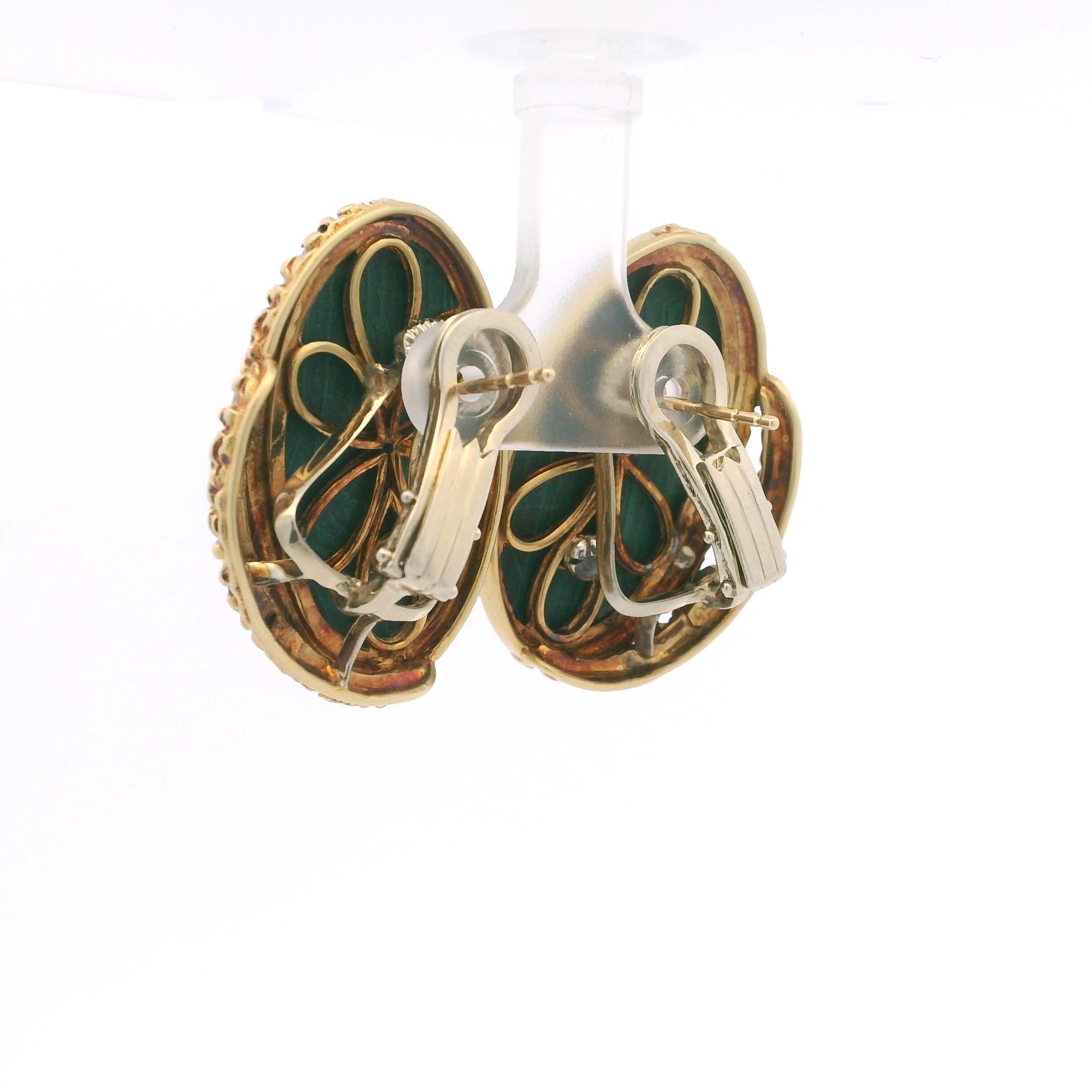 Orecchini a clip d'epoca in oro giallo 18 carati con malachite e diamanti in vendita 1