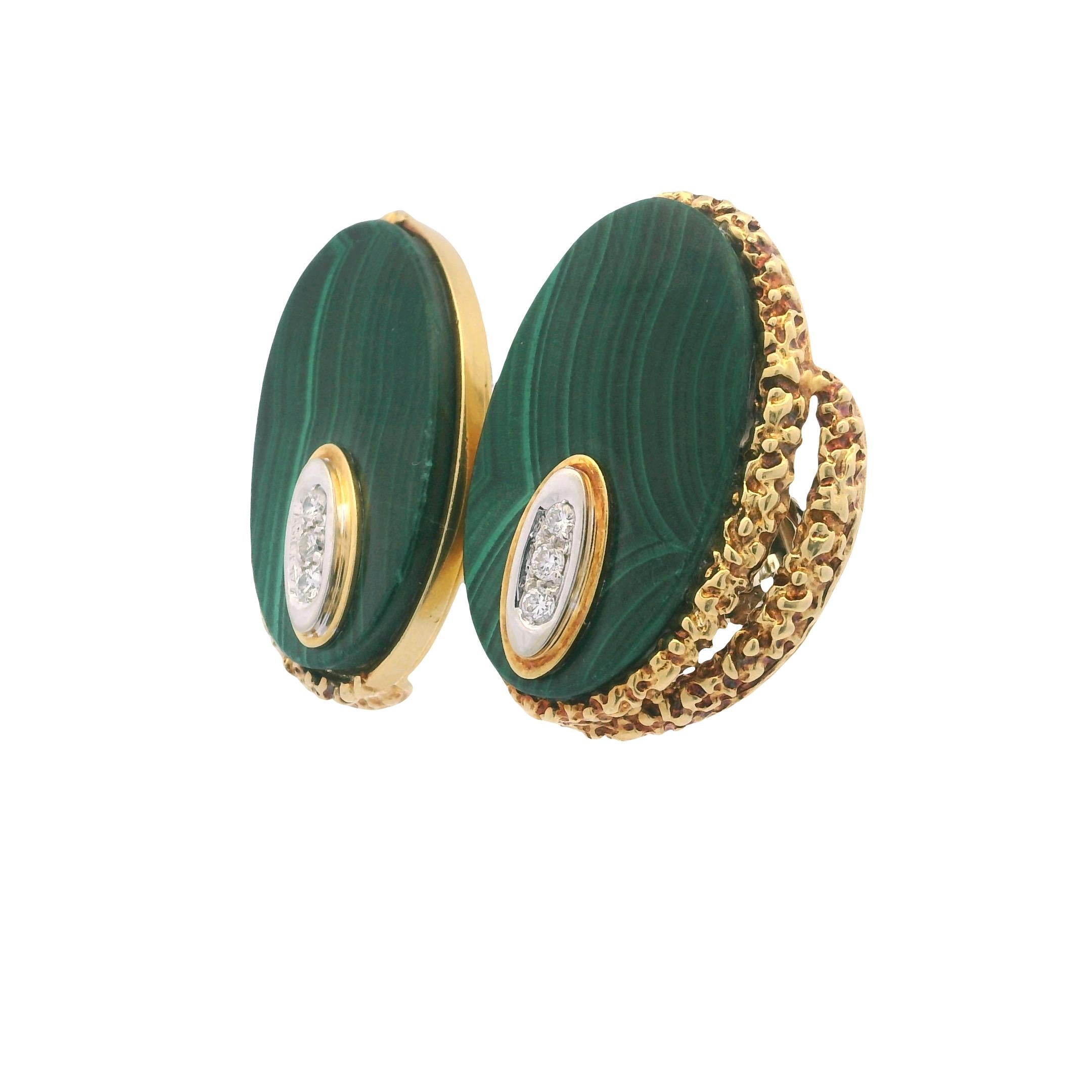 Orecchini a clip d'epoca in oro giallo 18 carati con malachite e diamanti in vendita 2