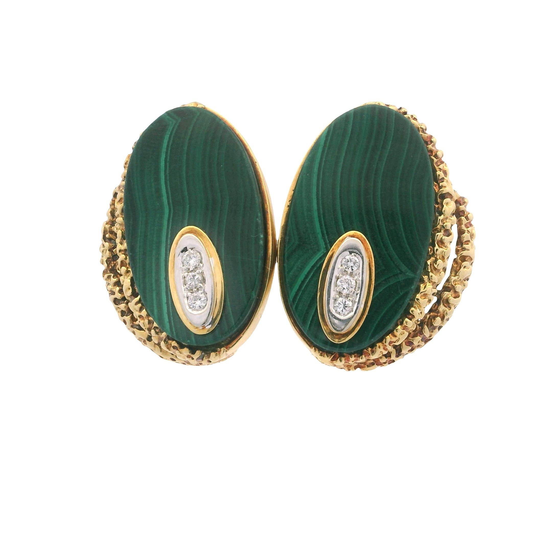 Orecchini a clip d'epoca in oro giallo 18 carati con malachite e diamanti in vendita 3