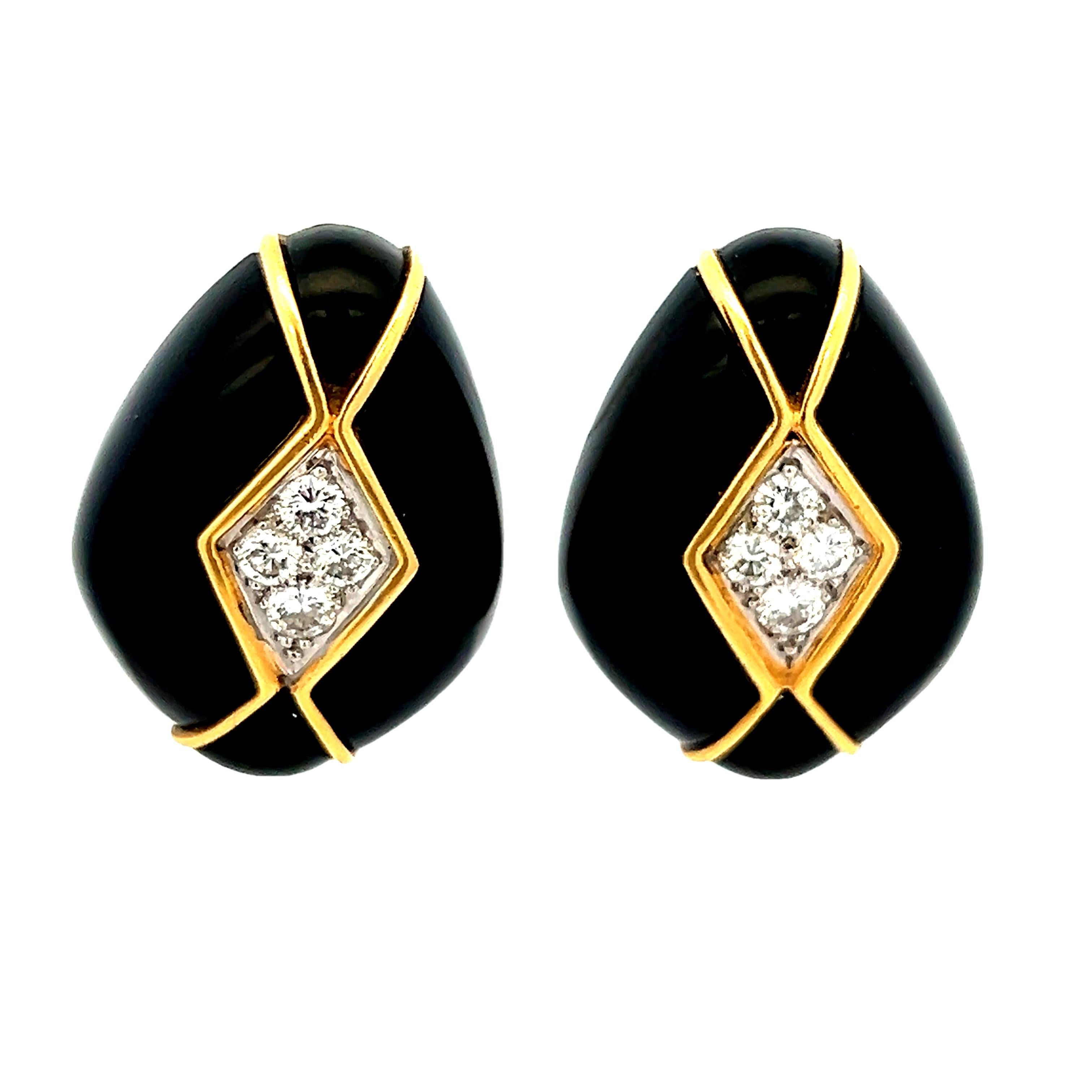 De las mujeres Pendientes vintage italianos de ónix y diamantes de oro amarillo de 18 quilates, circa 1980 en venta