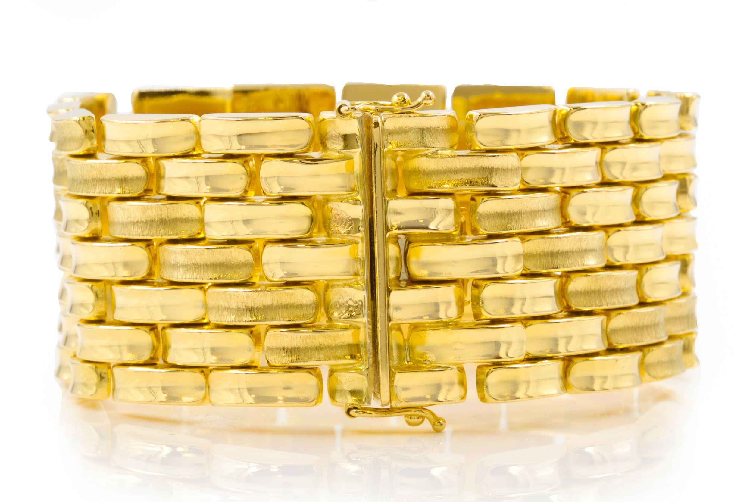 Mid-Century Modern Vintage Italian 18k Yellow Gold Panther-Link Bracelet, 7