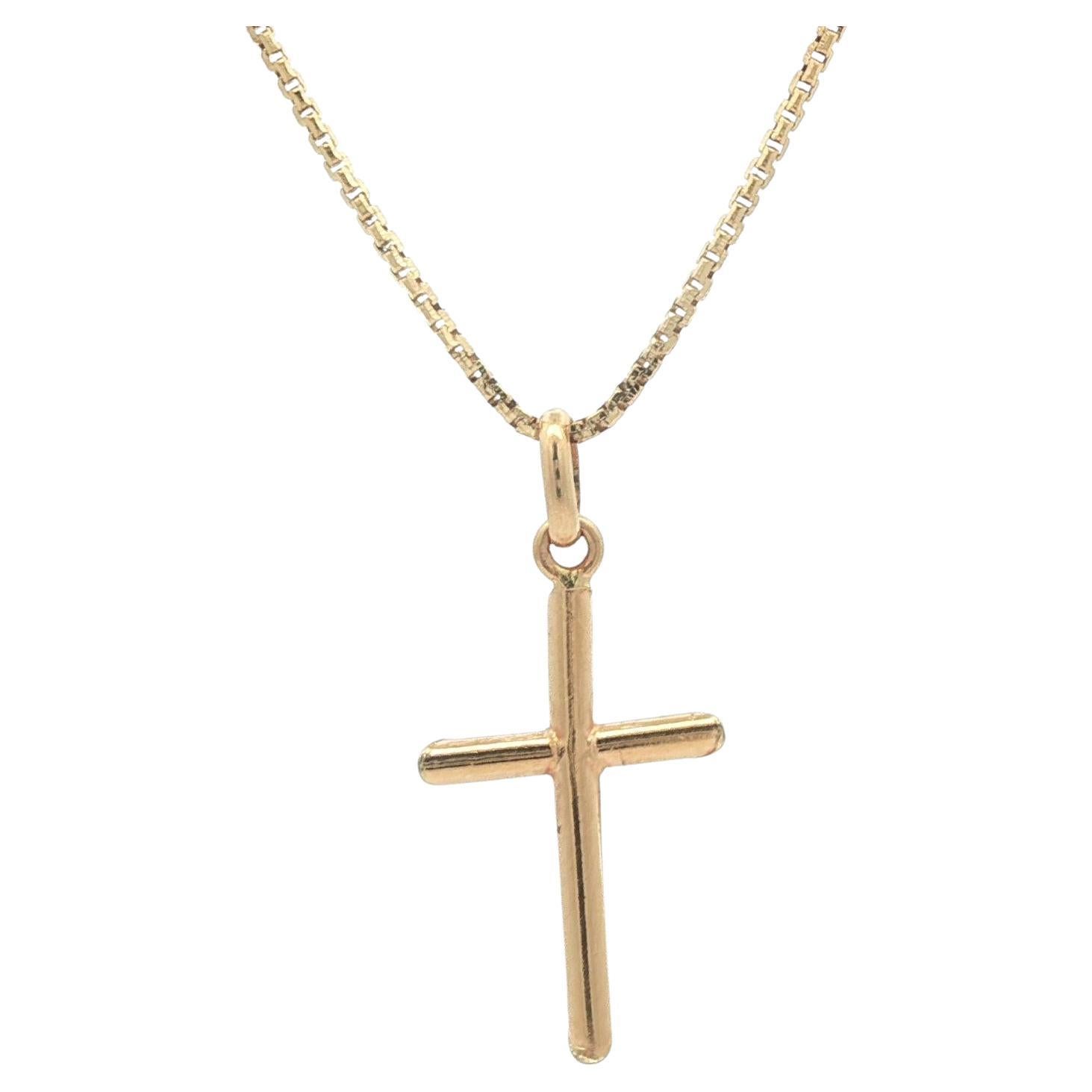 Vintage Italian 18k Yellow Gold Petite Plain Cross Pendentif on Box Link Necklace en vente
