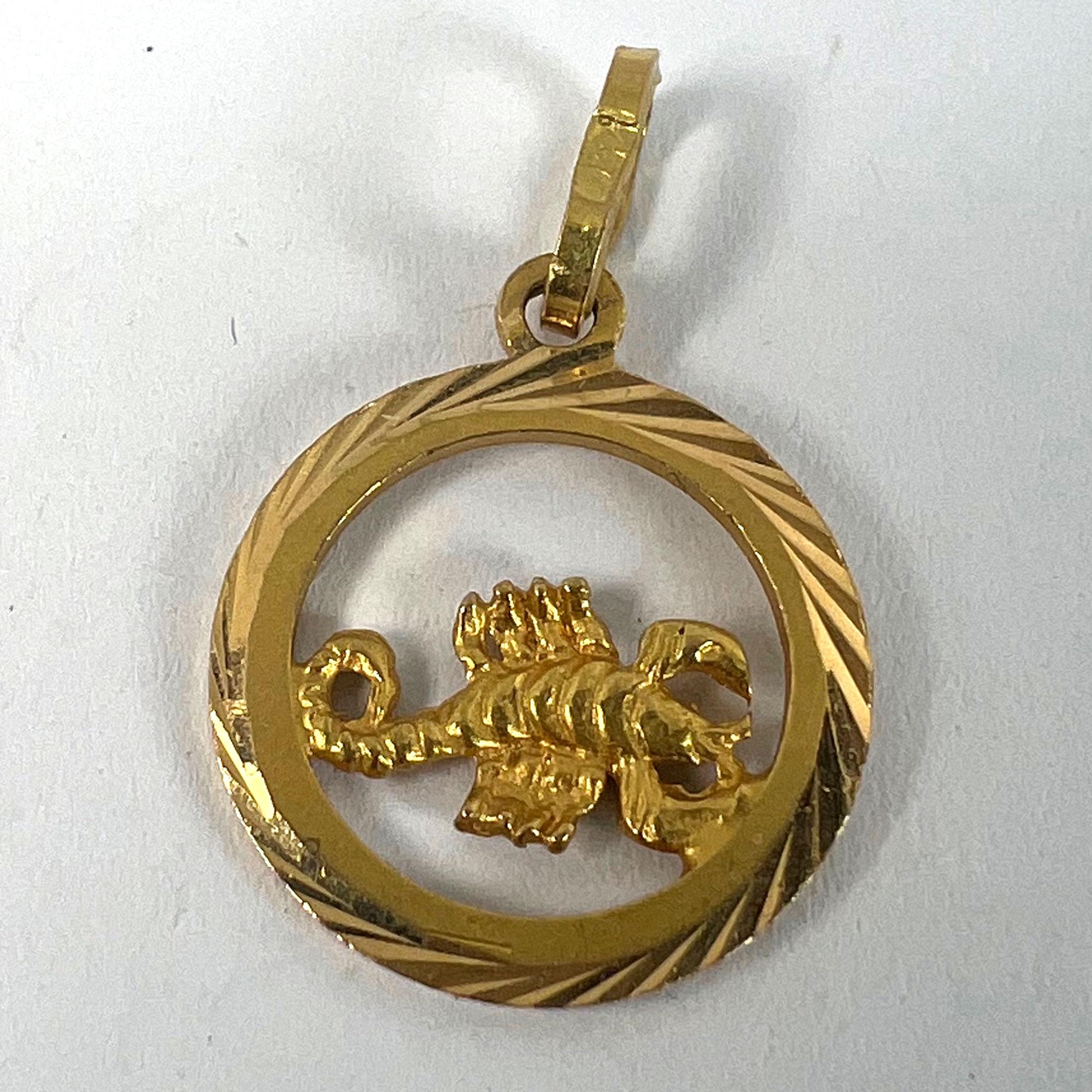 Vintage Italienisch 18K Gelbgold Skorpion Zodiac Charm Anhänger im Angebot 7